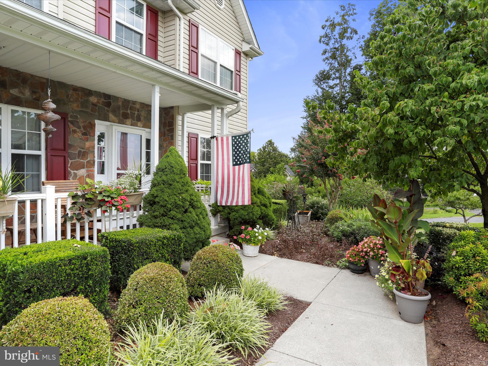 APPLE KNOLLS ESTATES - Residential