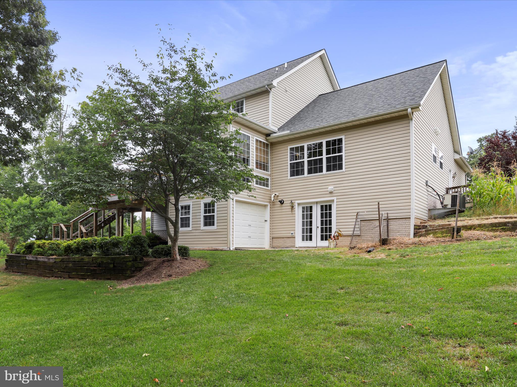 APPLE KNOLLS ESTATES - Residential