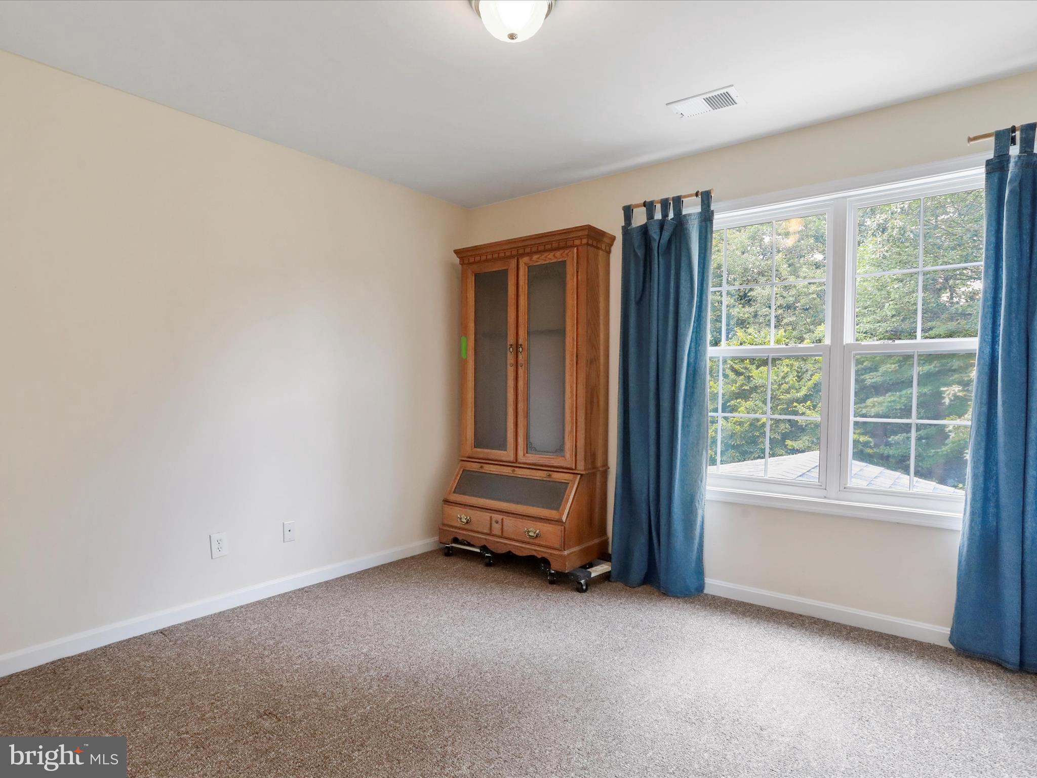 APPLE KNOLLS ESTATES - Residential