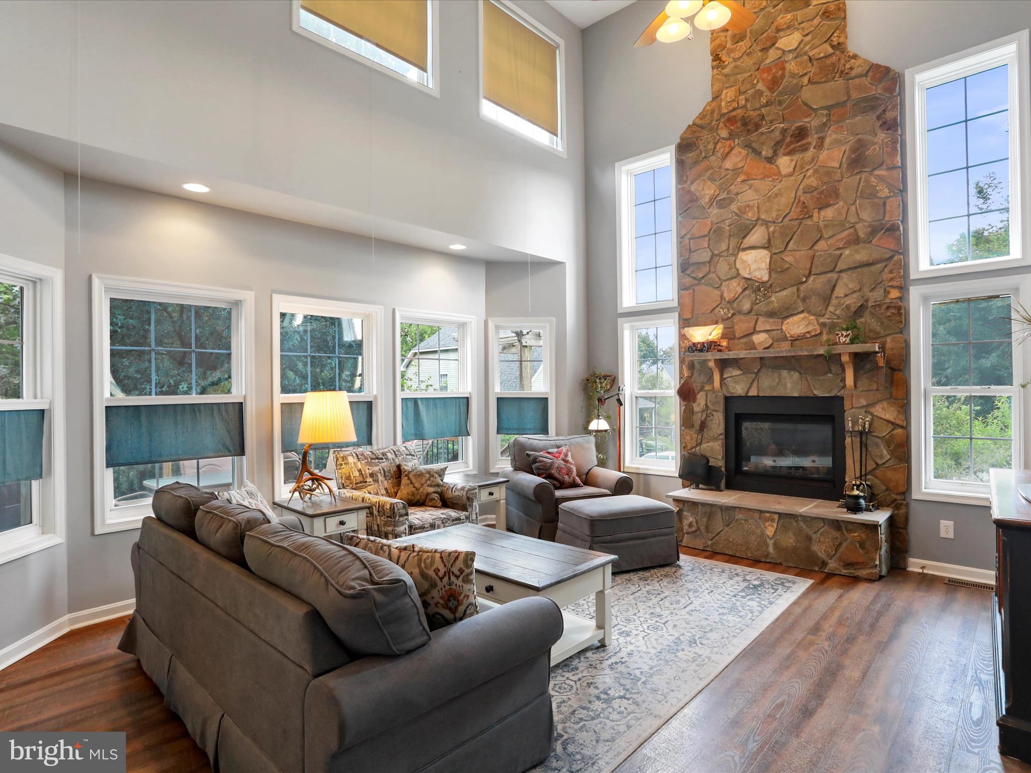 APPLE KNOLLS ESTATES - Residential