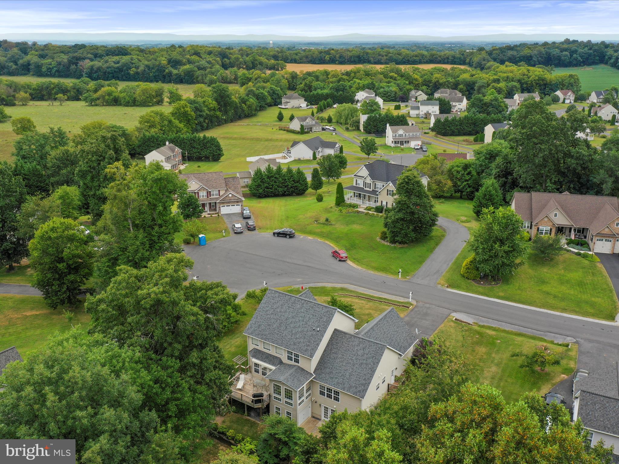 APPLE KNOLLS ESTATES - Residential