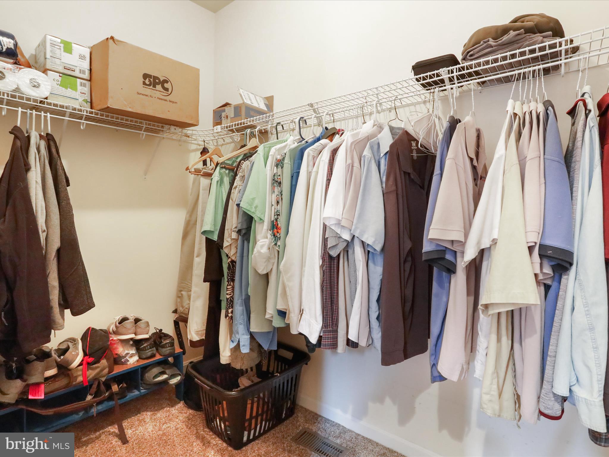 APPLE KNOLLS ESTATES - Residential