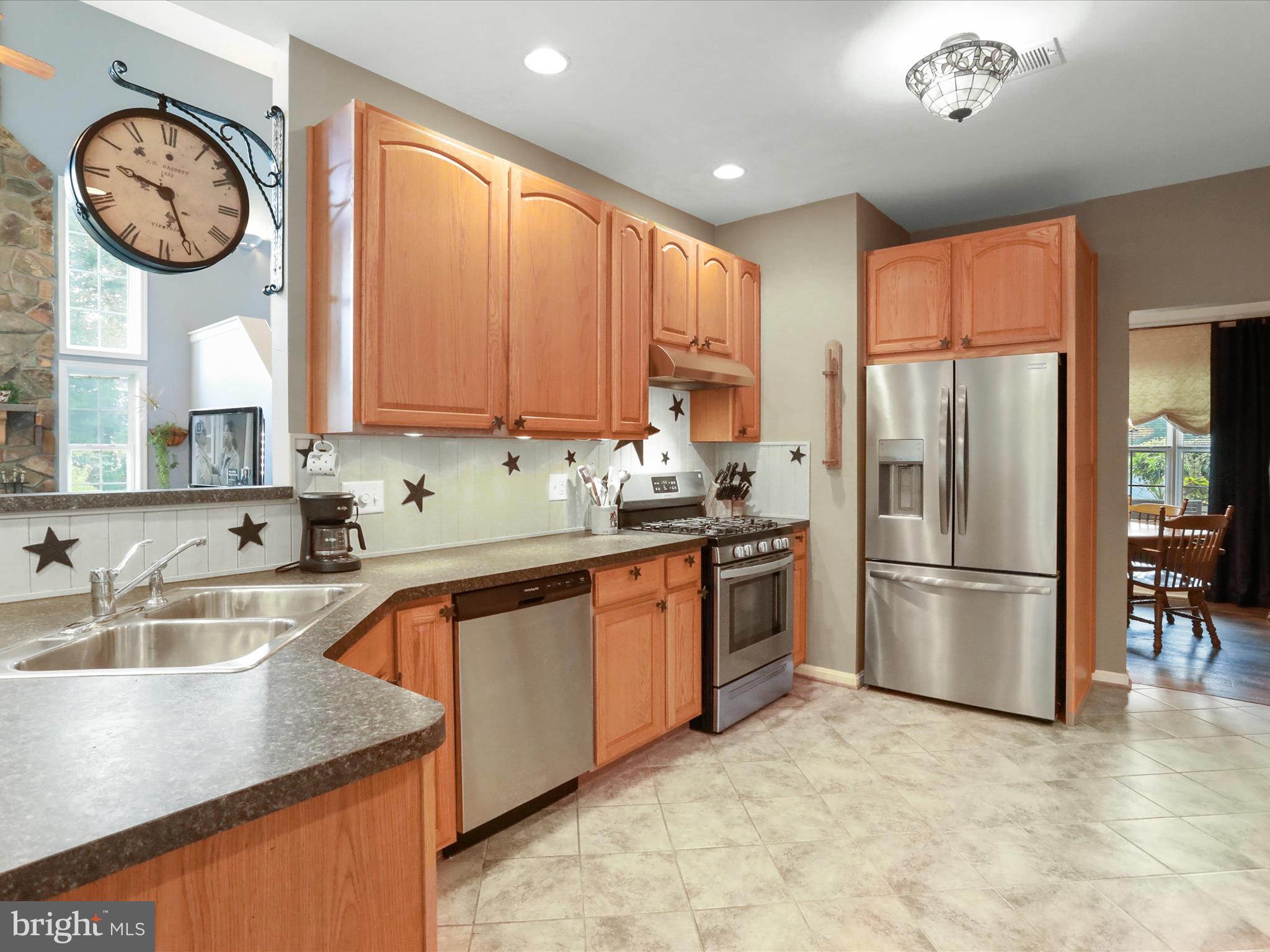 APPLE KNOLLS ESTATES - Residential