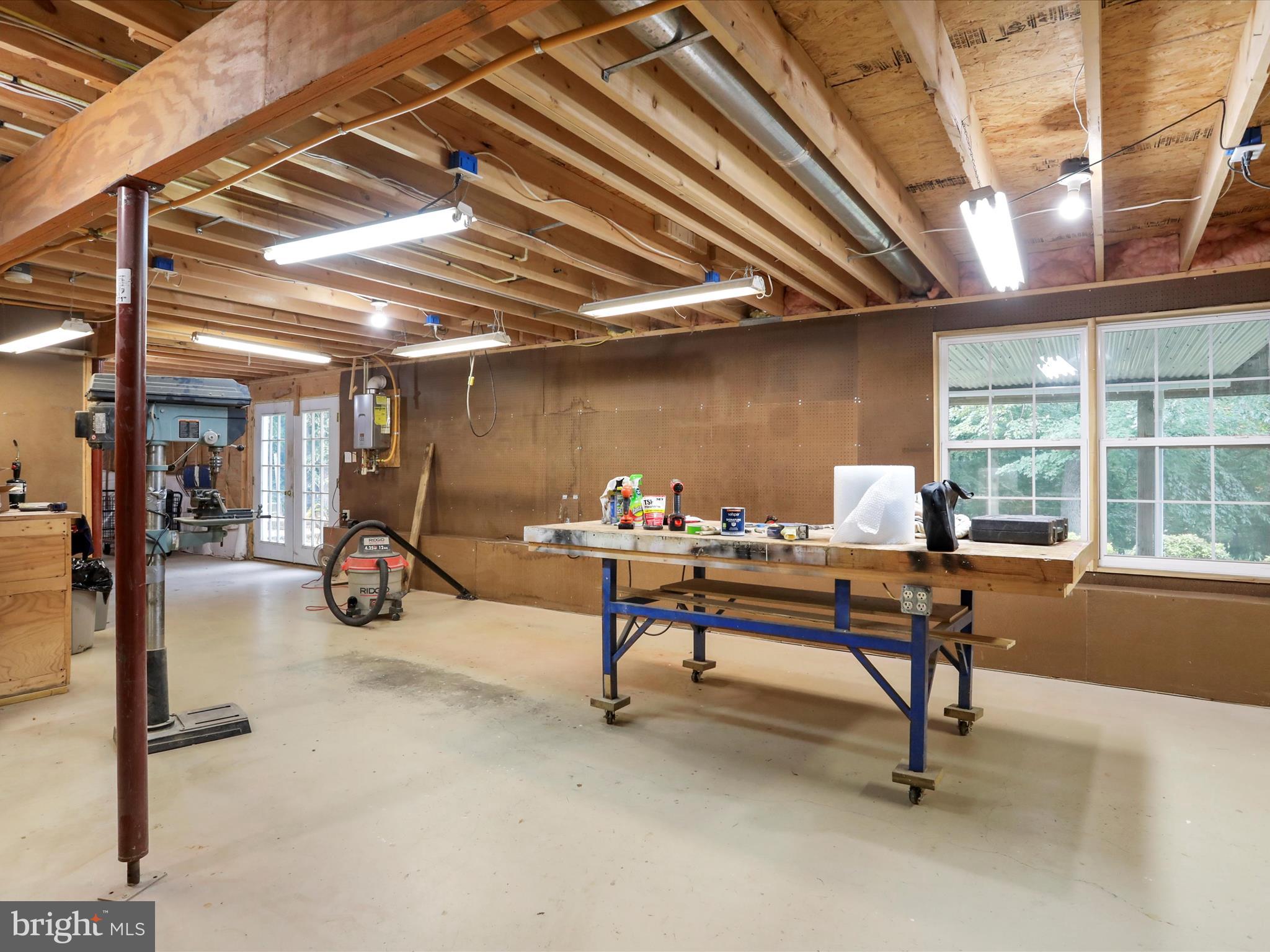 APPLE KNOLLS ESTATES - Residential