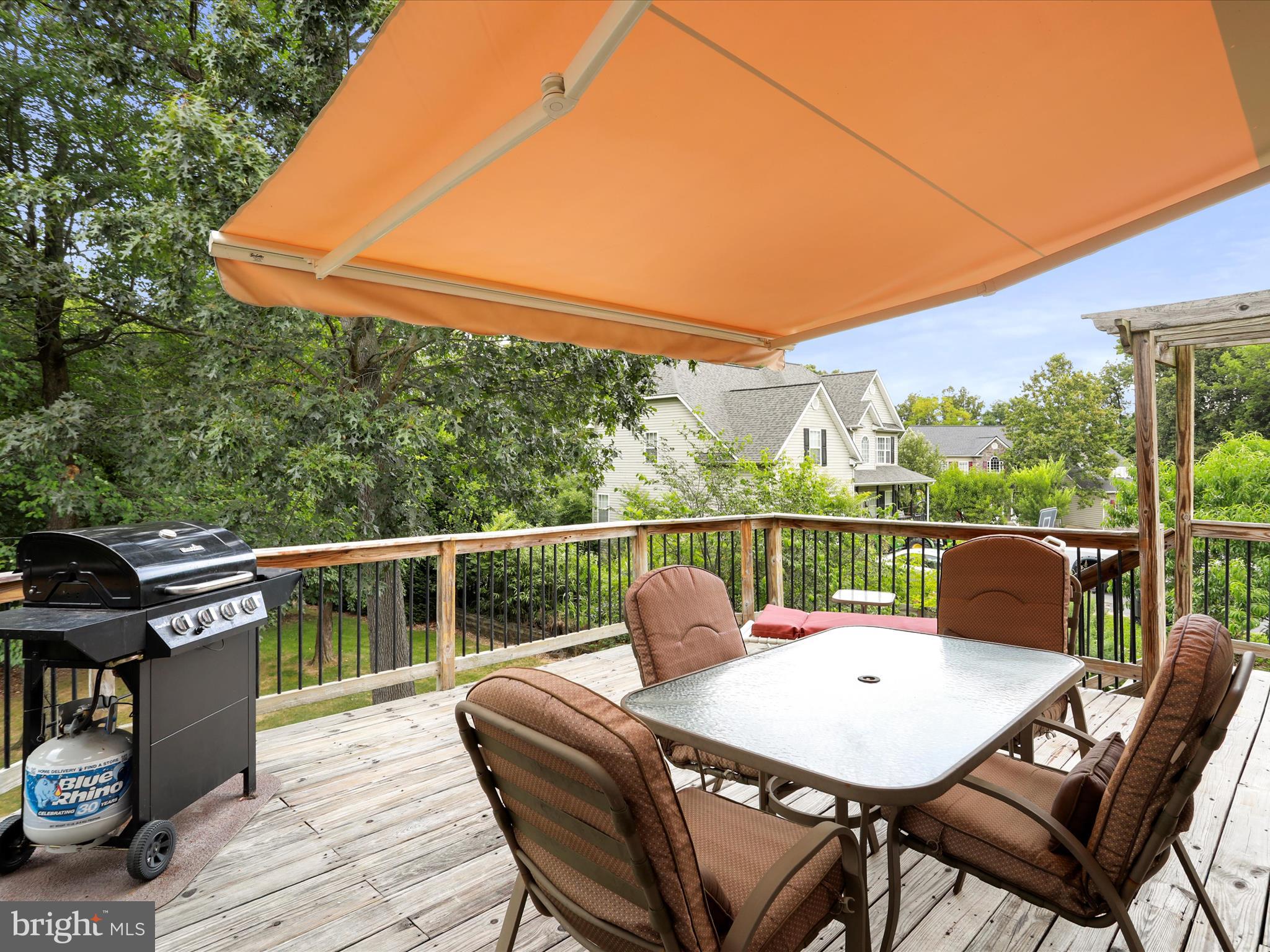 APPLE KNOLLS ESTATES - Residential