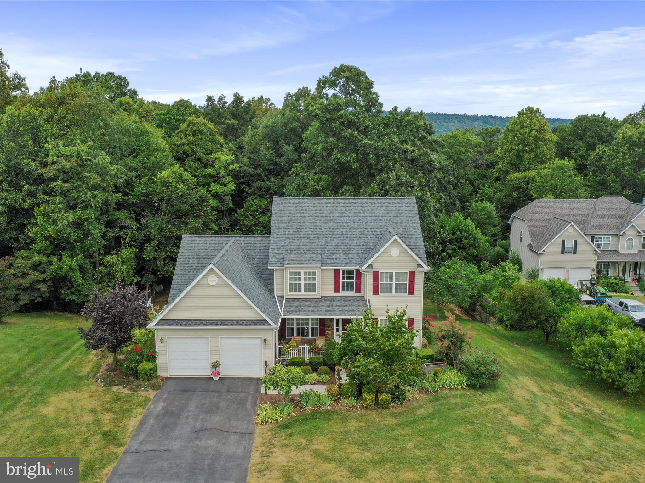 APPLE KNOLLS ESTATES - Residential