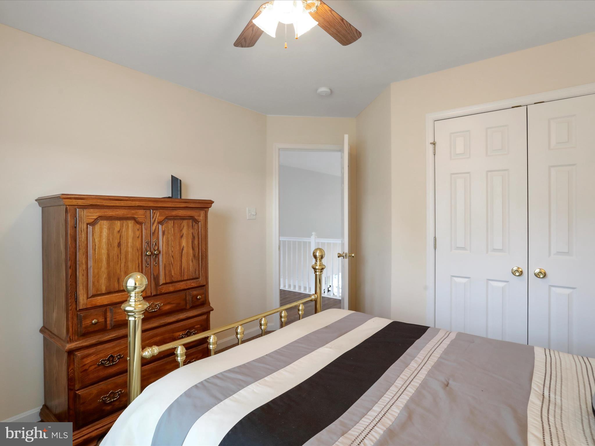 APPLE KNOLLS ESTATES - Residential