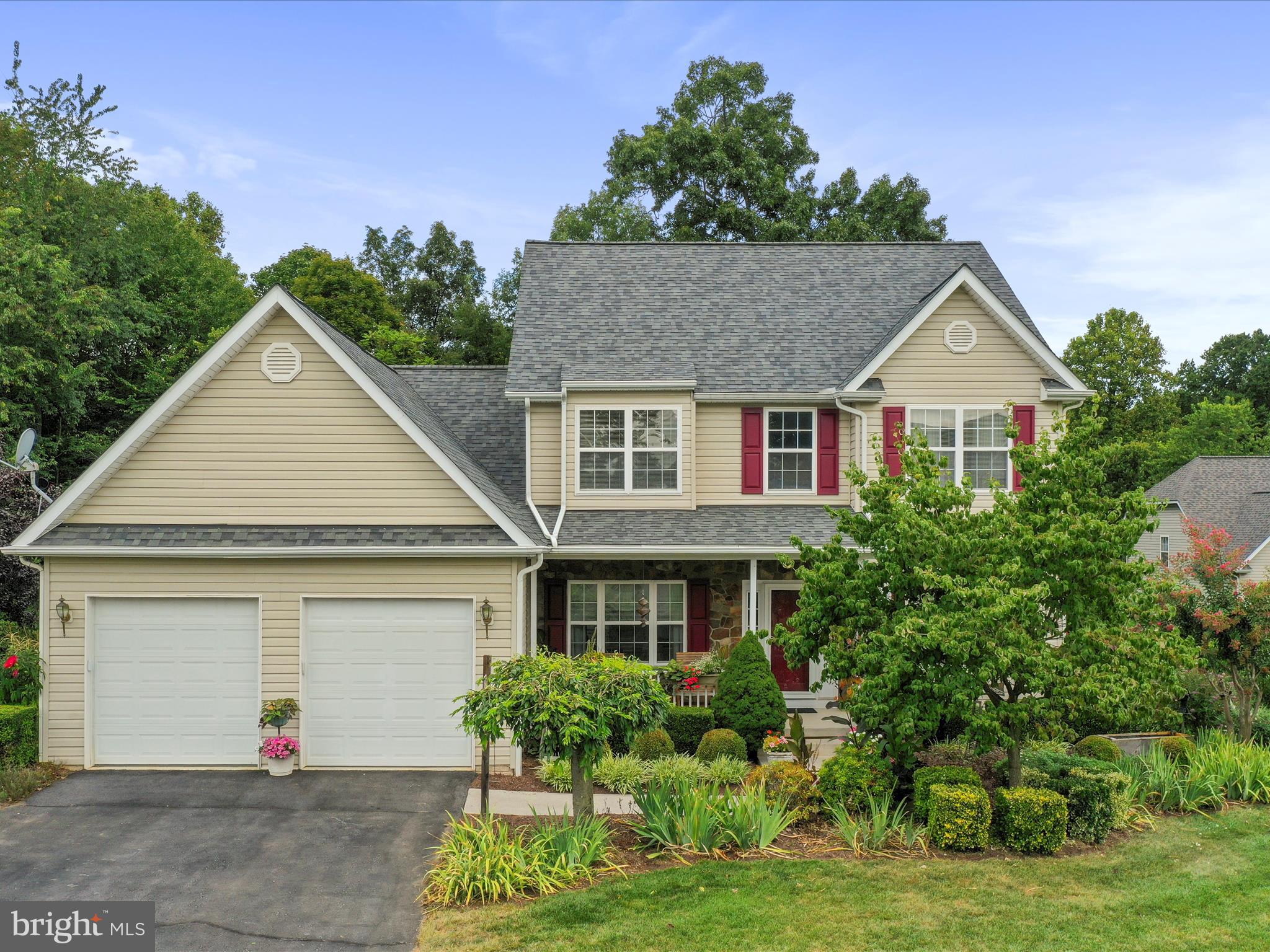 APPLE KNOLLS ESTATES - Residential