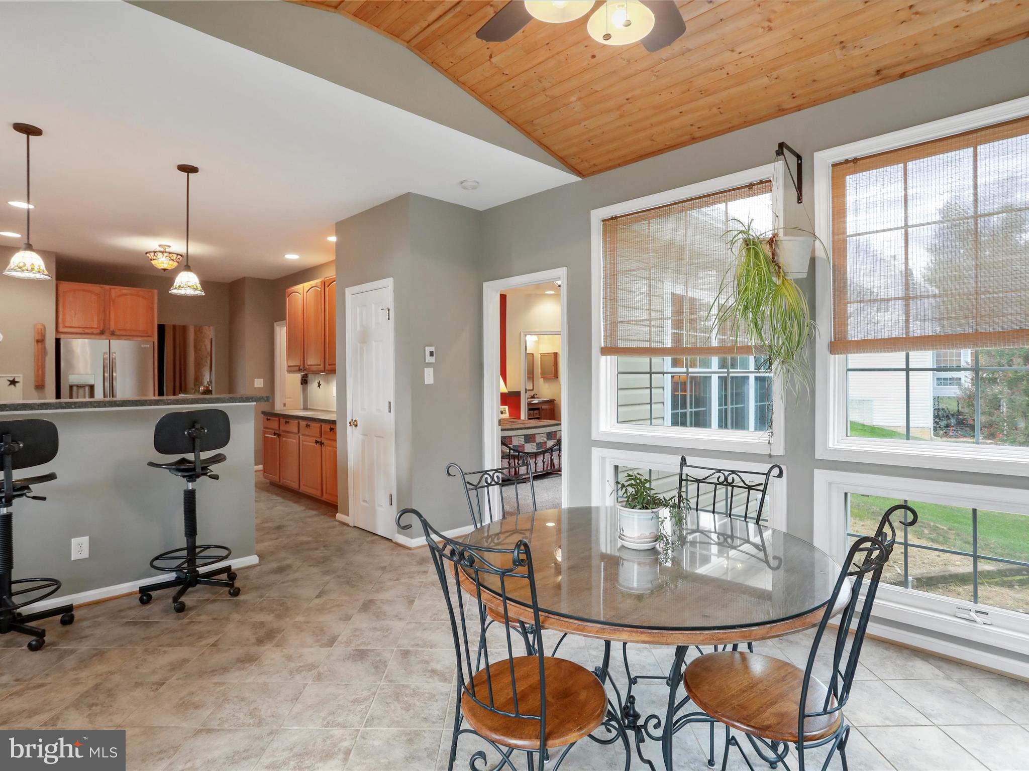 APPLE KNOLLS ESTATES - Residential