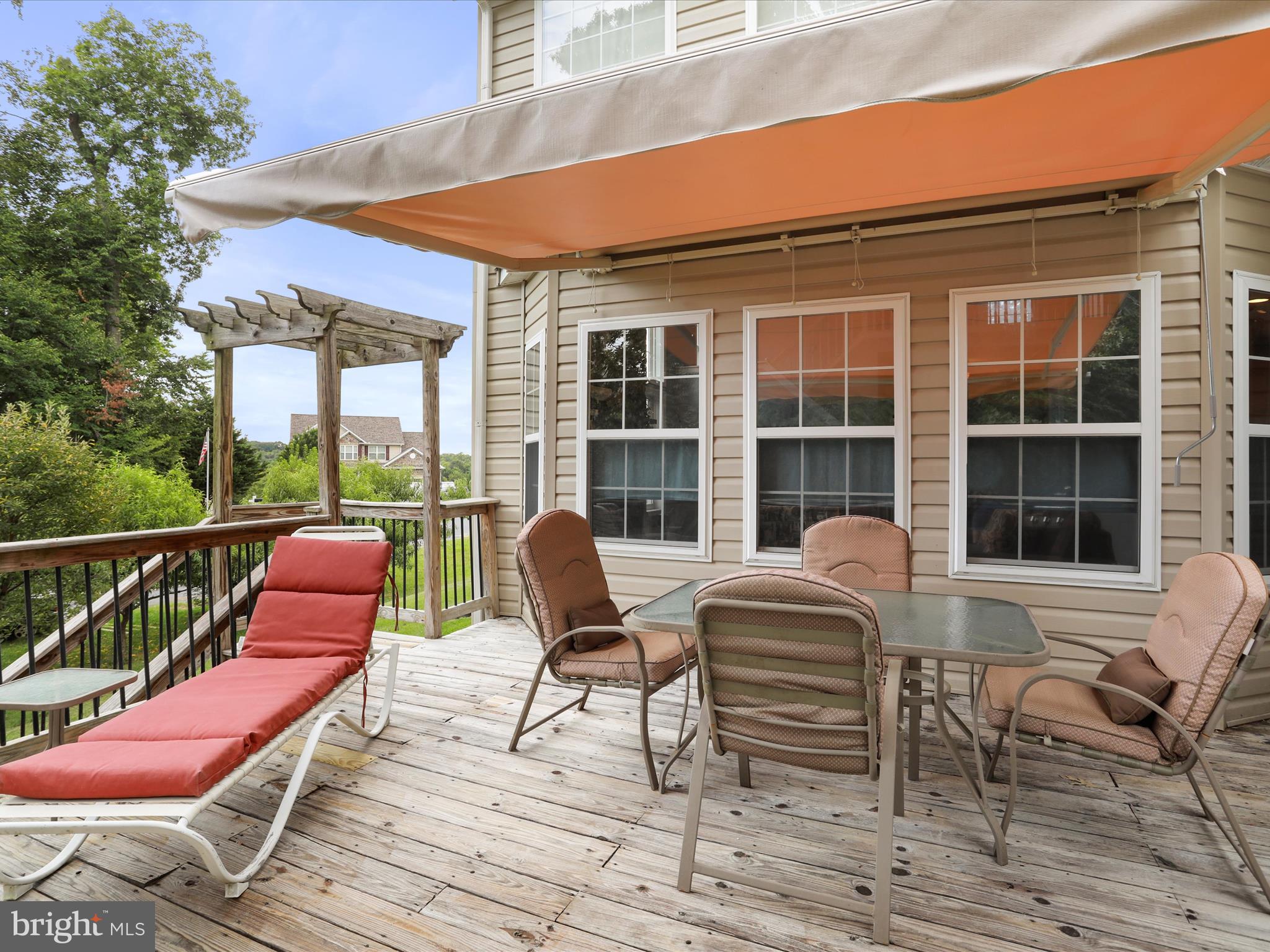 APPLE KNOLLS ESTATES - Residential