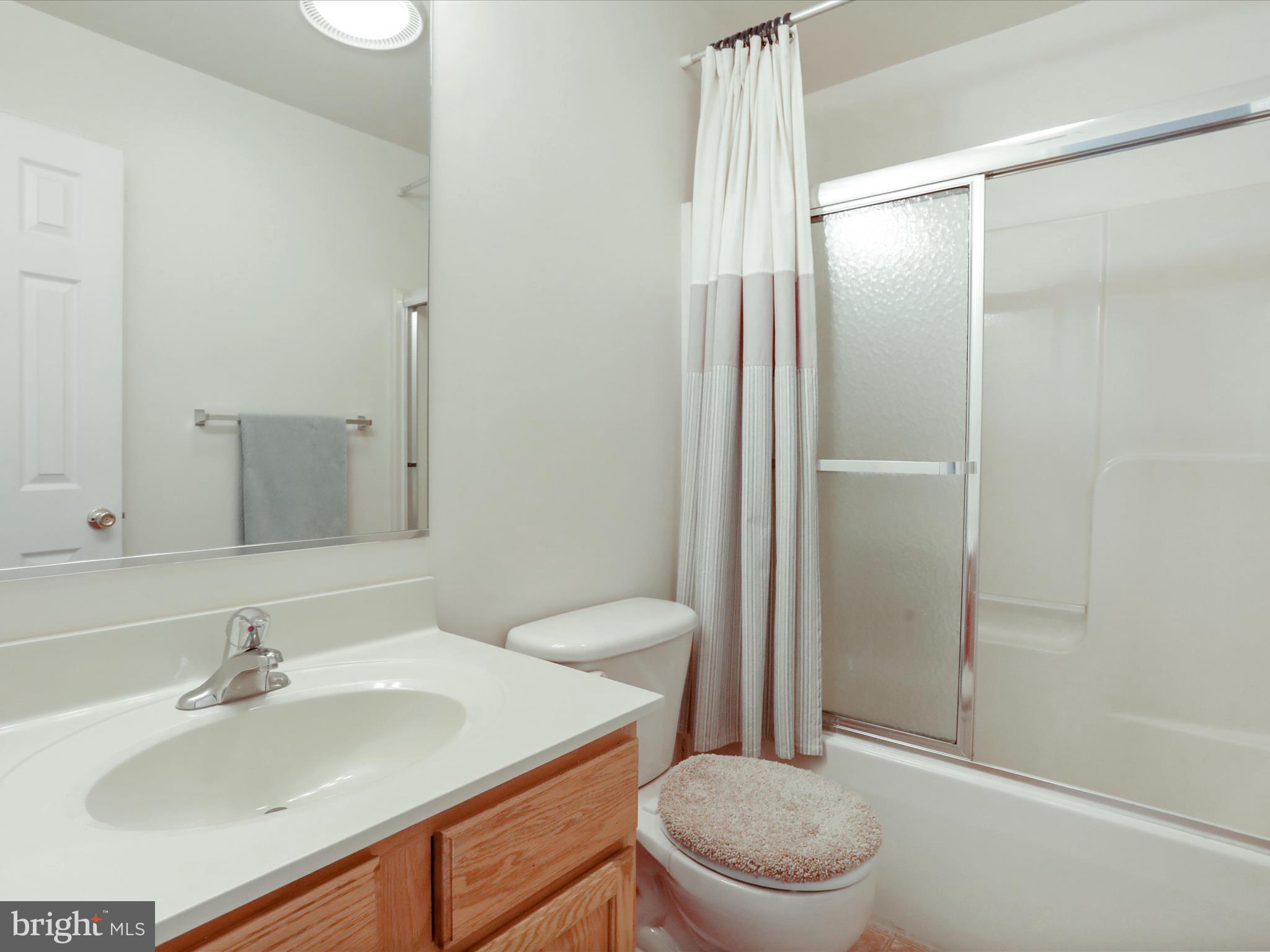 APPLE KNOLLS ESTATES - Residential