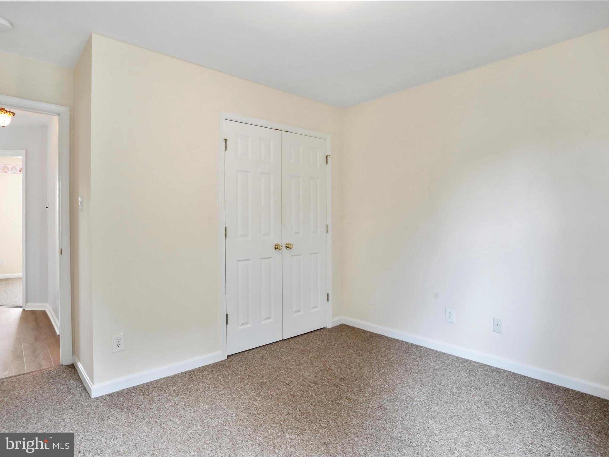 APPLE KNOLLS ESTATES - Residential