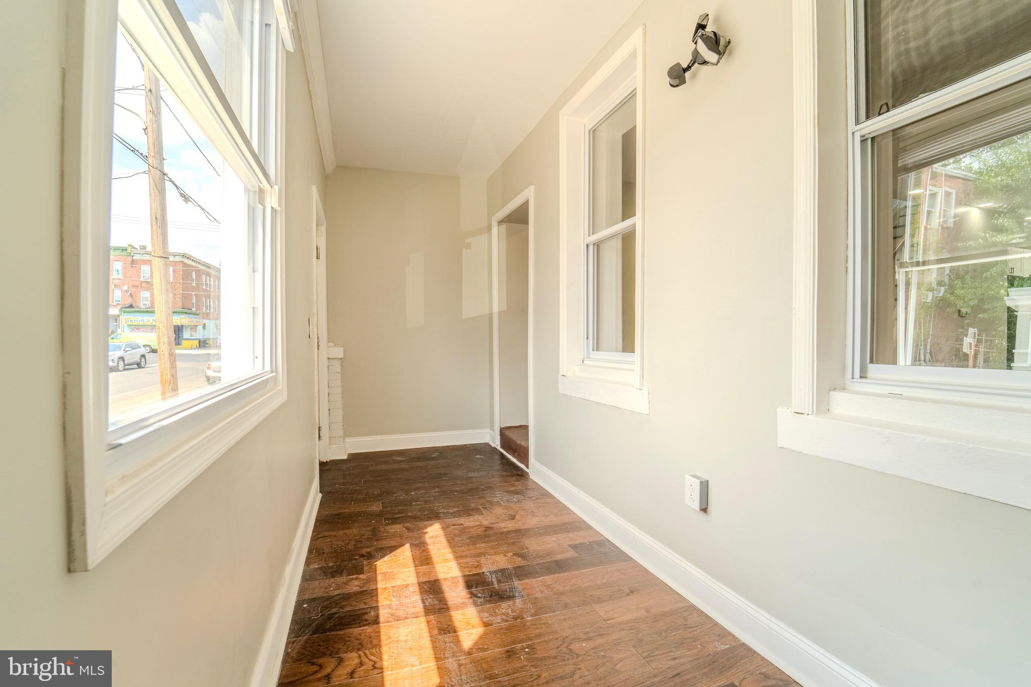 PHILADELPHIA (WEST) - Residential