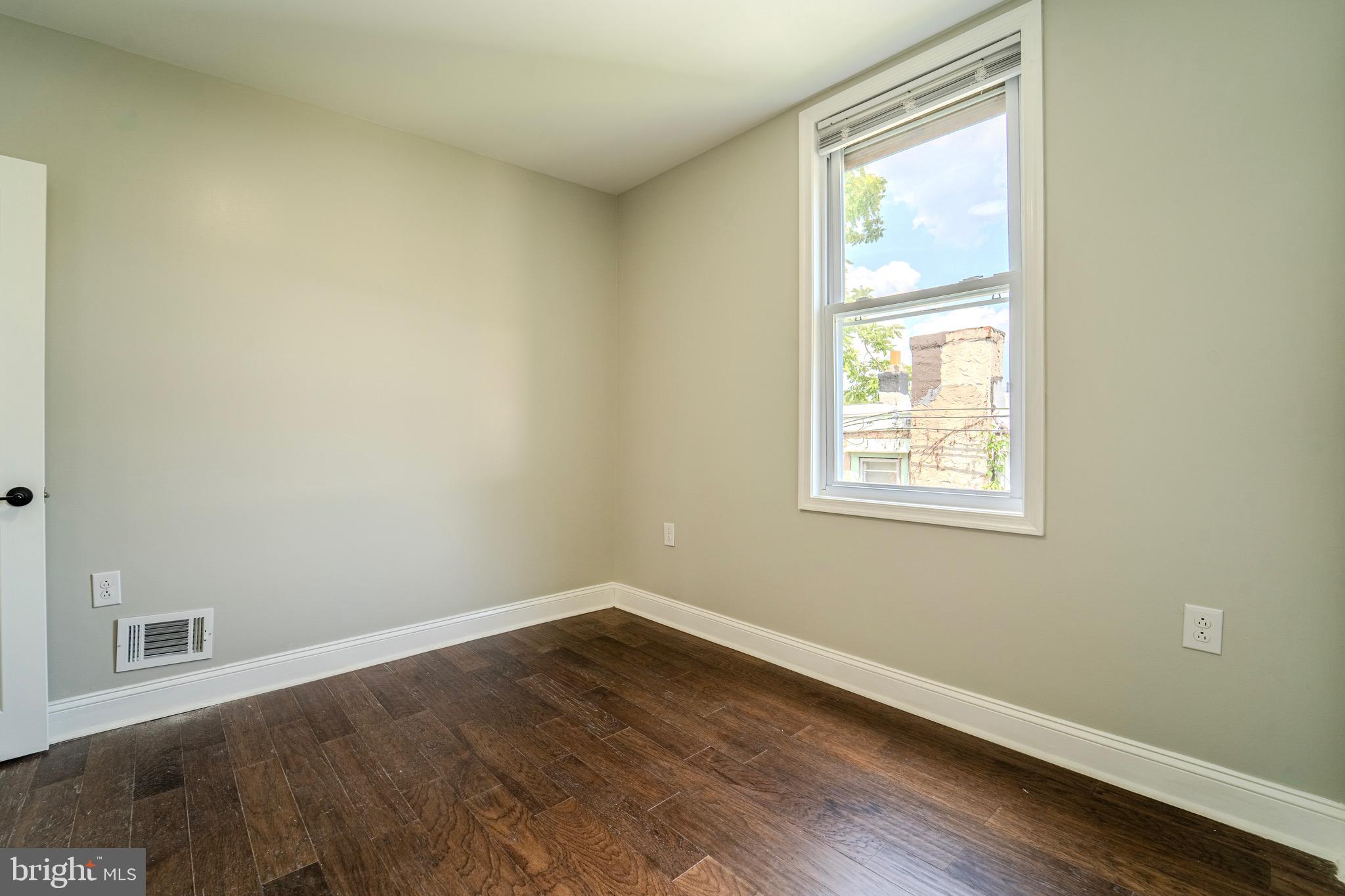 PHILADELPHIA (WEST) - Residential