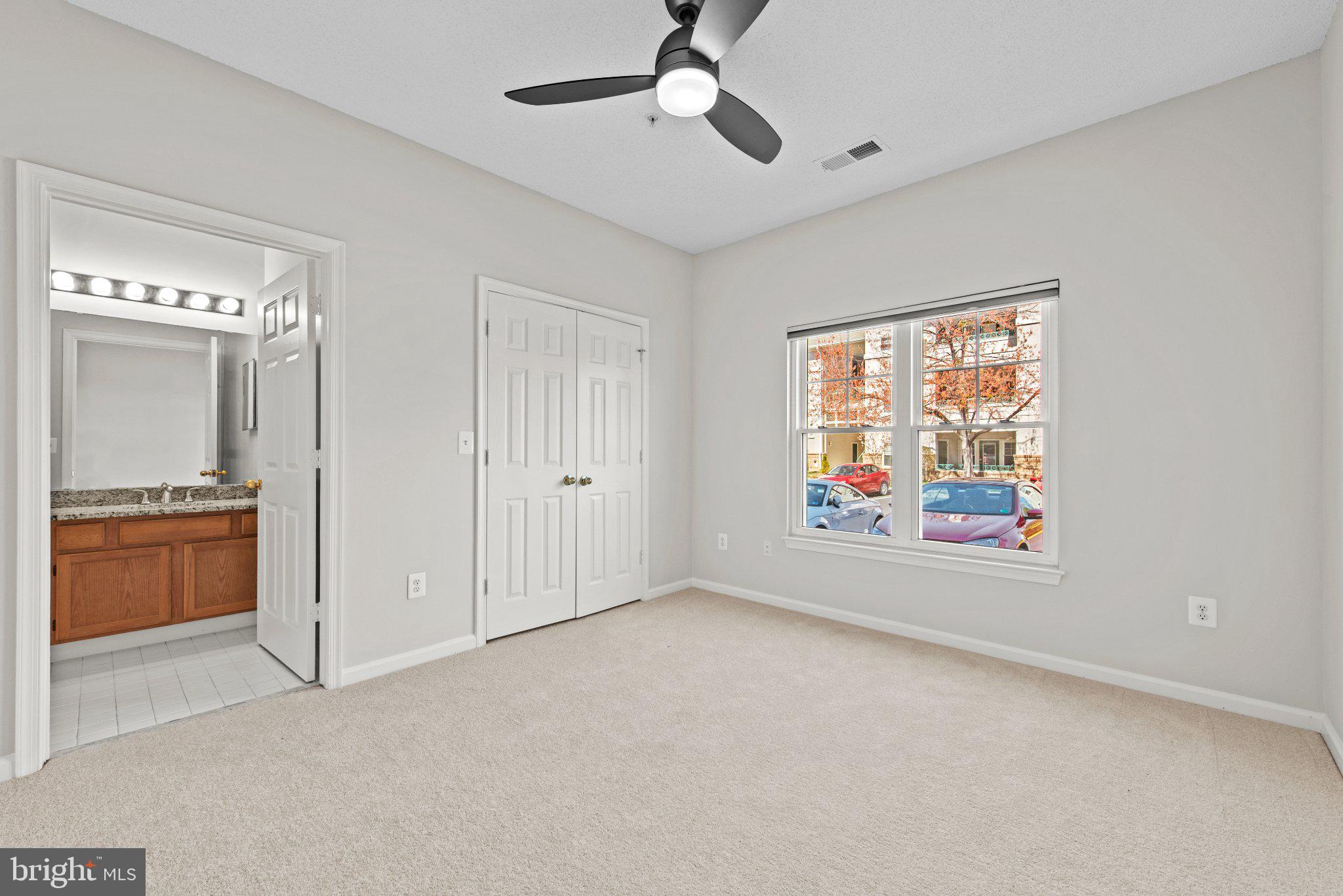 OAK PARK CONDO - Residential