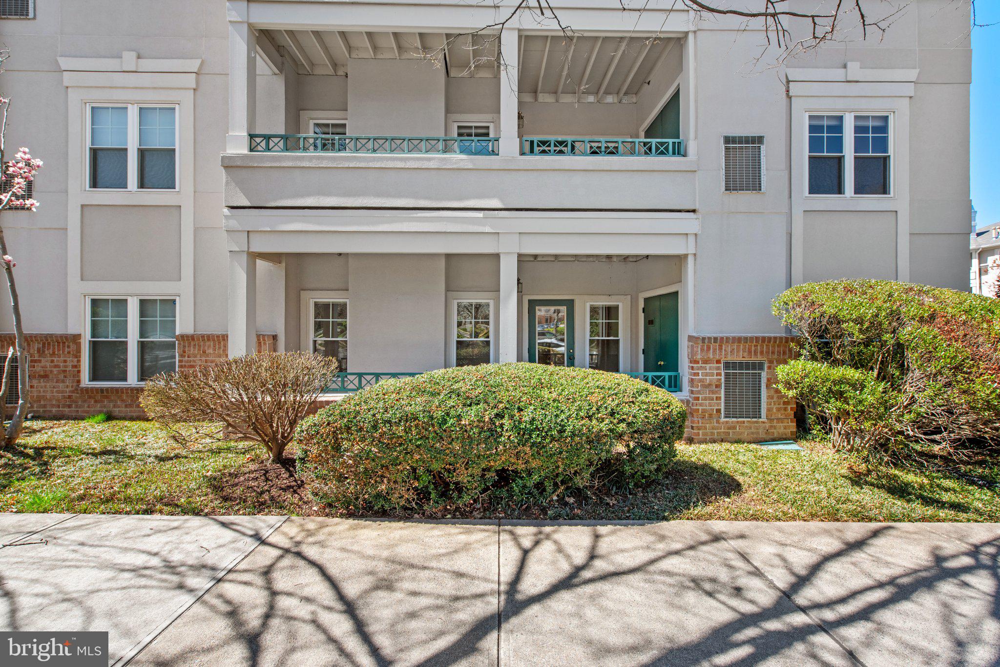 OAK PARK CONDO - Residential