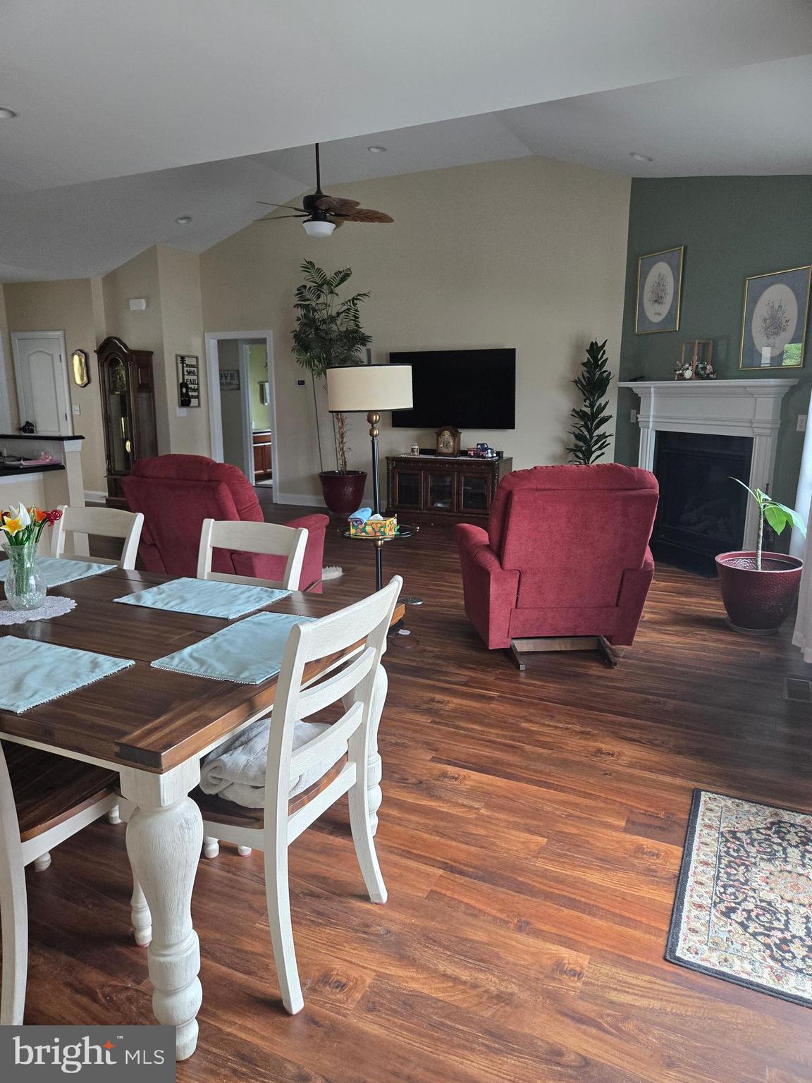 COURSEYS POINT - Residential