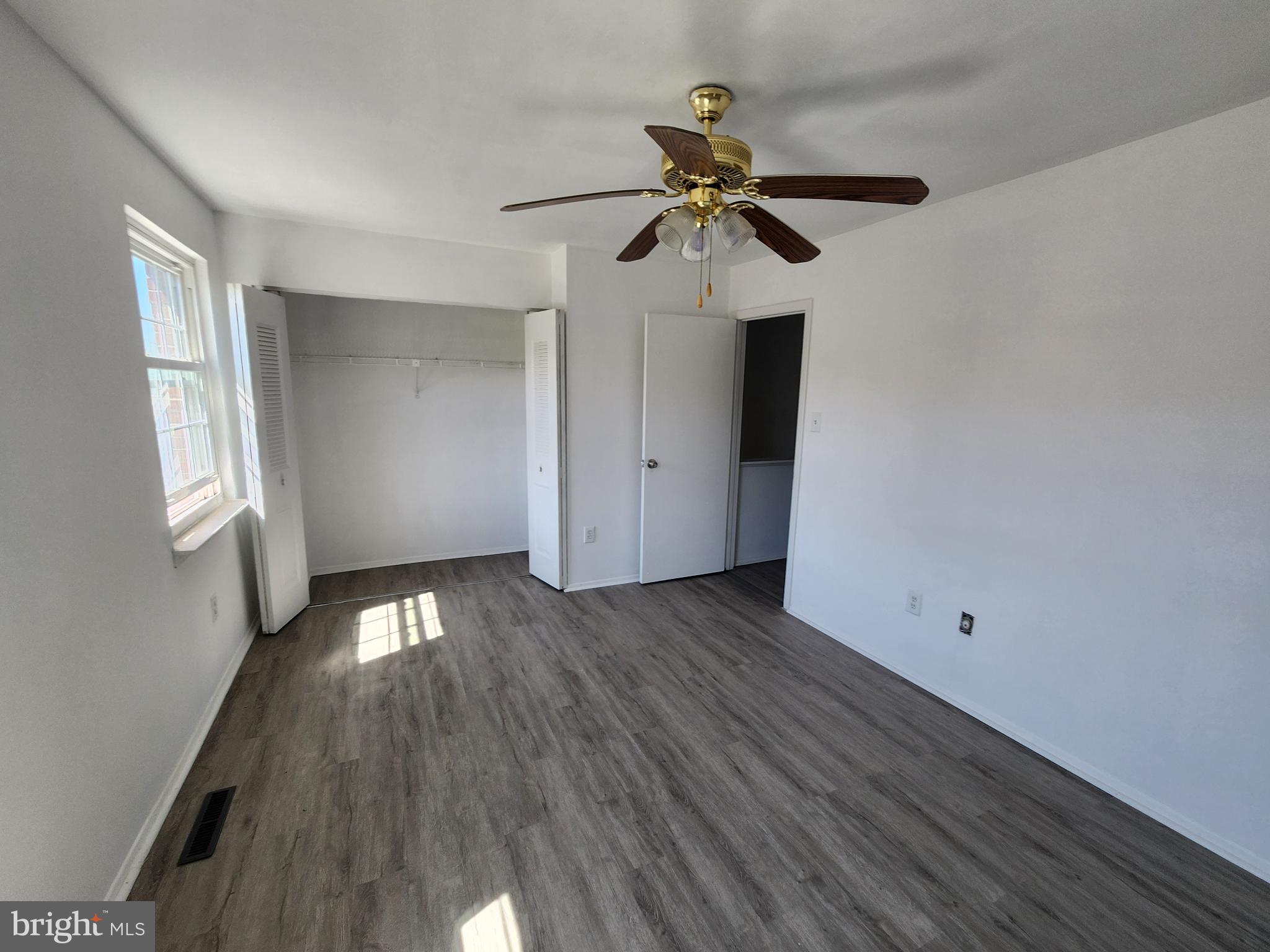 JOHNSTON SQUARE - Residential