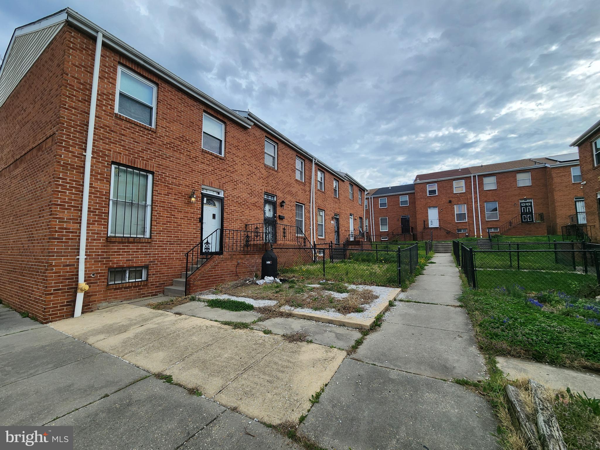 JOHNSTON SQUARE - Residential