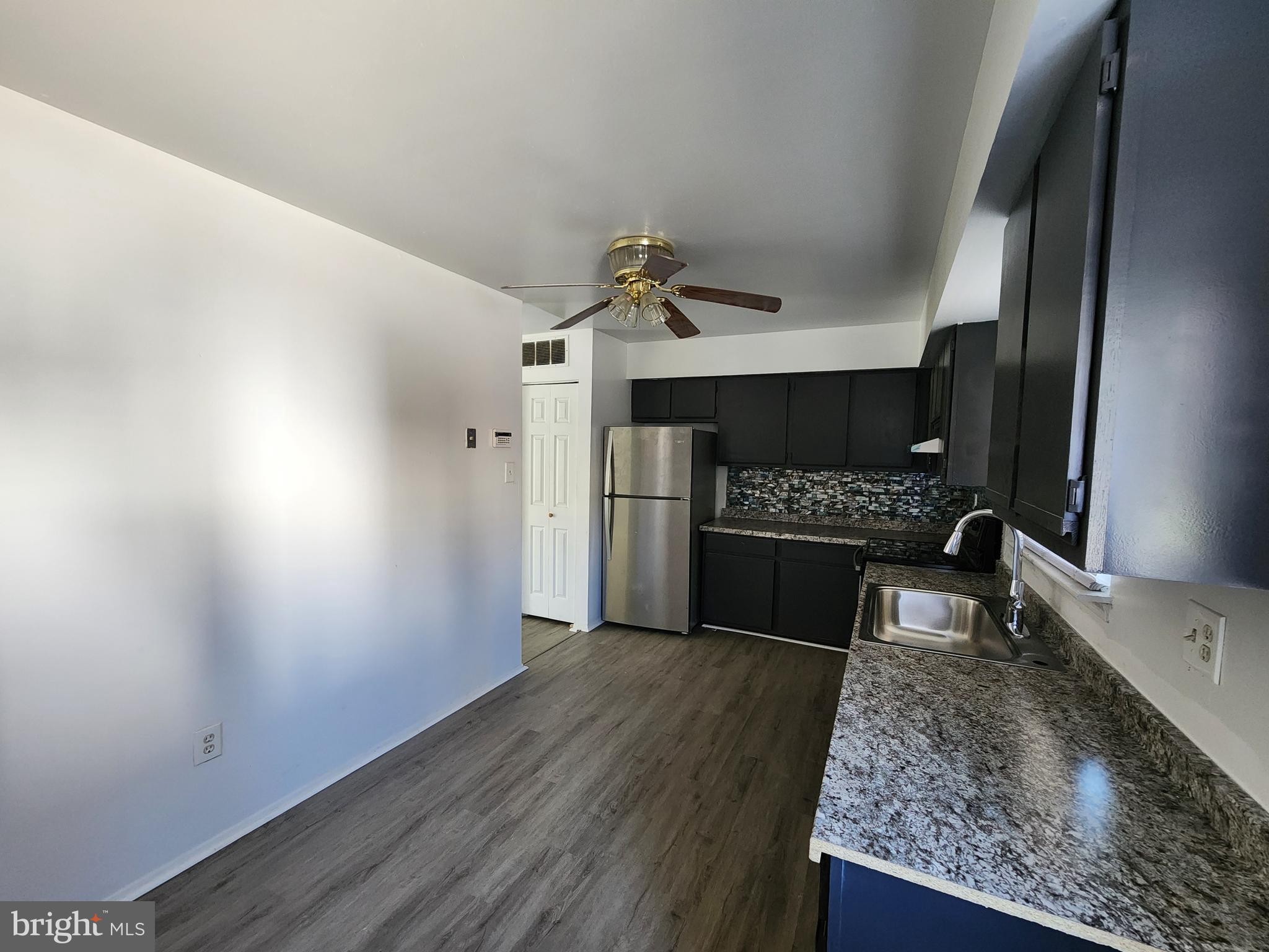 JOHNSTON SQUARE - Residential