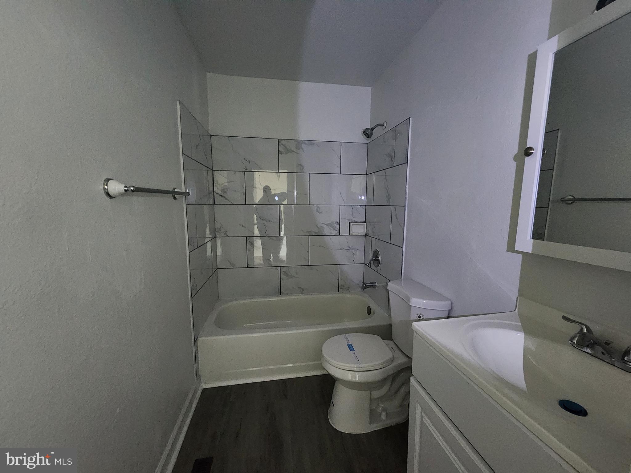 JOHNSTON SQUARE - Residential