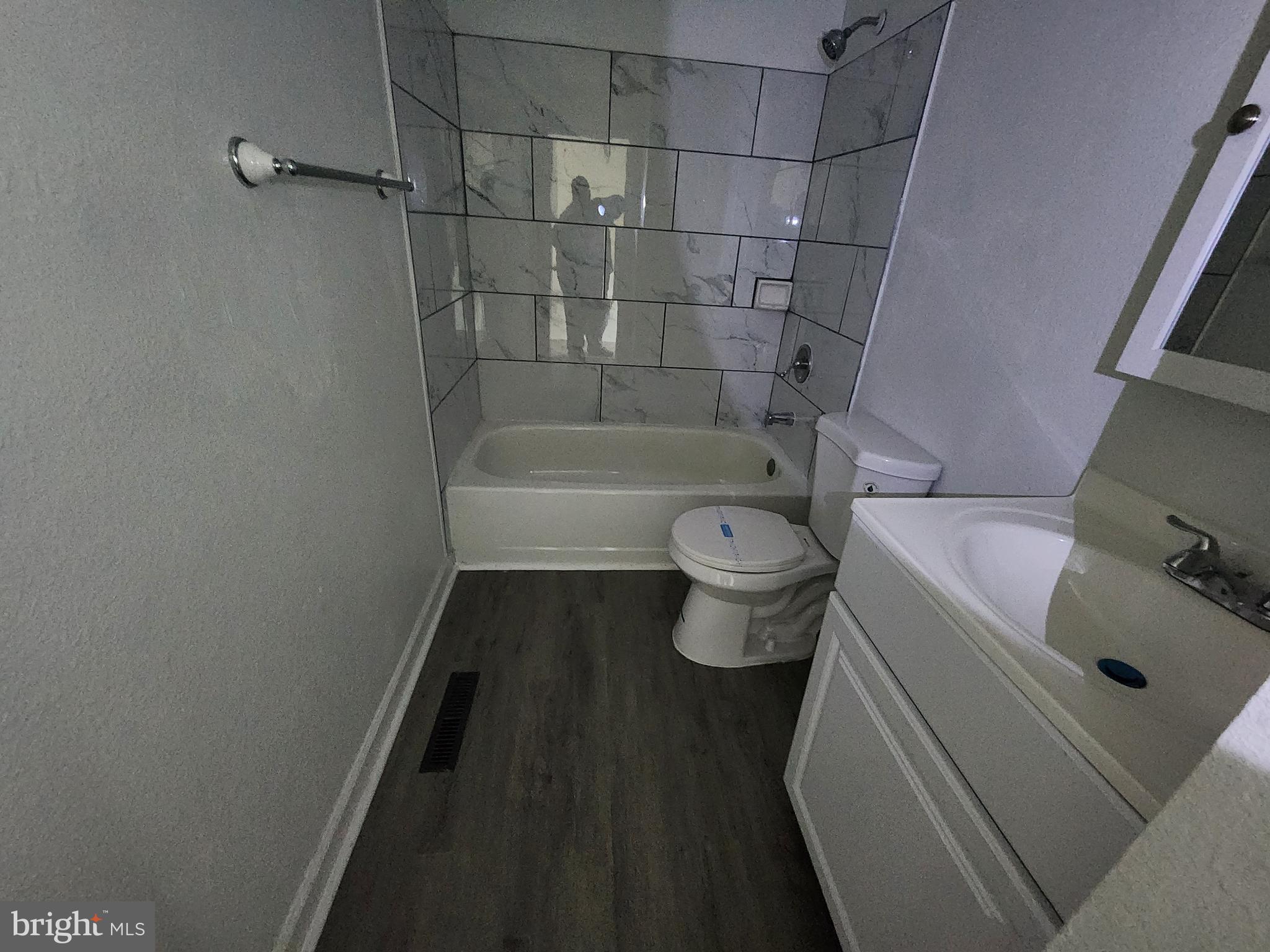 JOHNSTON SQUARE - Residential