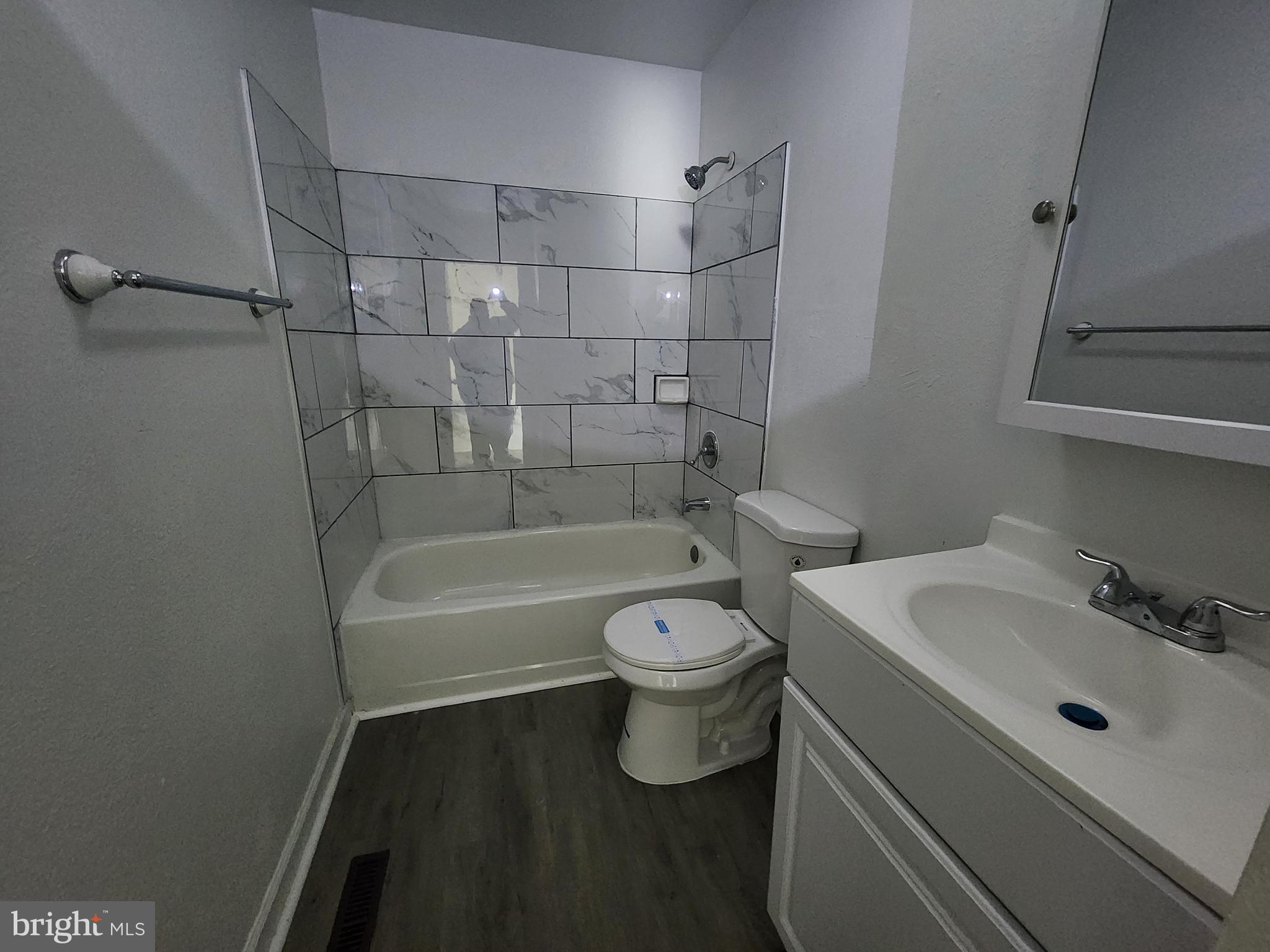 JOHNSTON SQUARE - Residential