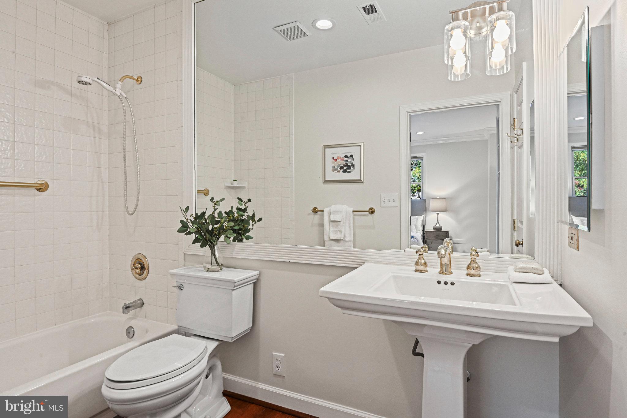 COUNTRYSIDE - Residential