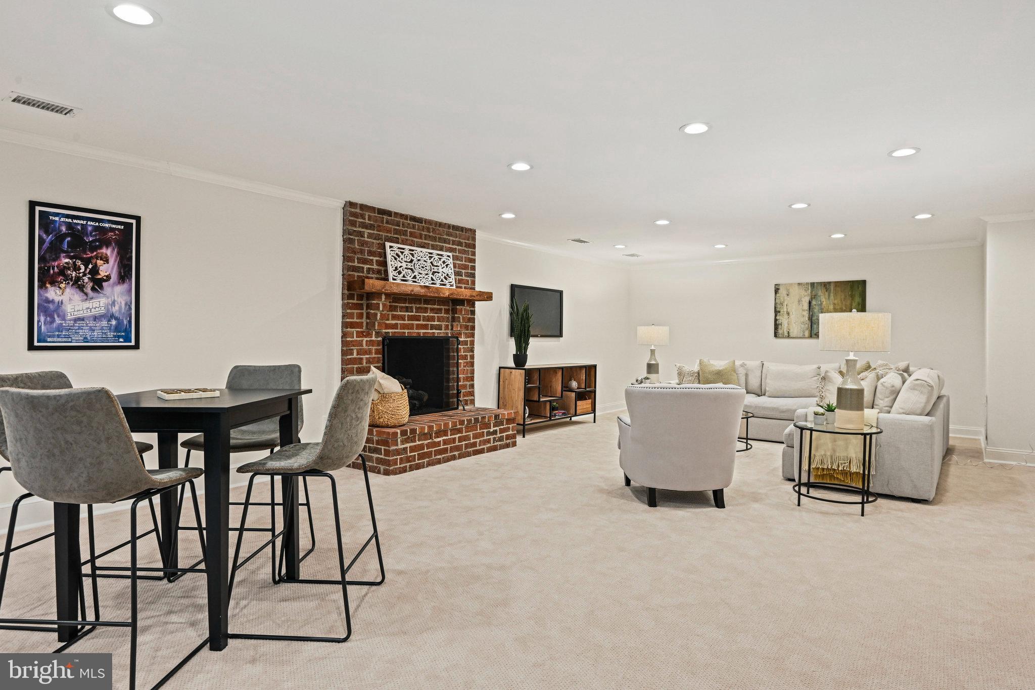 COUNTRYSIDE - Residential