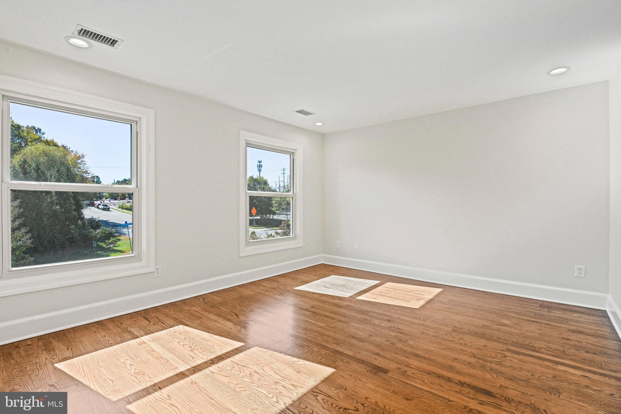 COUNTRYSIDE - Residential