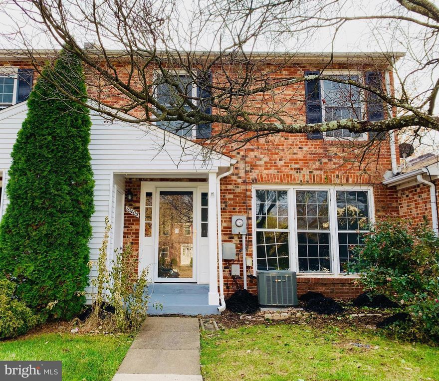 Quaint 3 beds 1.5 baths townhome in  popular Sudley Village! Priced to Sell! Great spacious home to live in or an Investment. Recent renovations completed last week features fresh paint throughout, high end LVT on the main level, New carpet on stairs & upper level, brand new floor tile in bathroom, new kitchen backsplash , fresh stain on kitchen cabinets, recessed lighting. Great commuting location right off Sudley and minutes from 66|234|28, close to shopping, schools & restaurants. No Backyard.