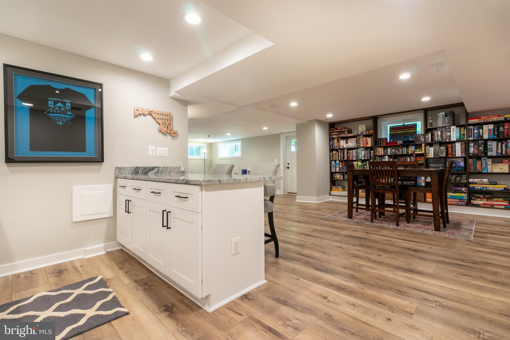 WOODLAND HILLS - Residential