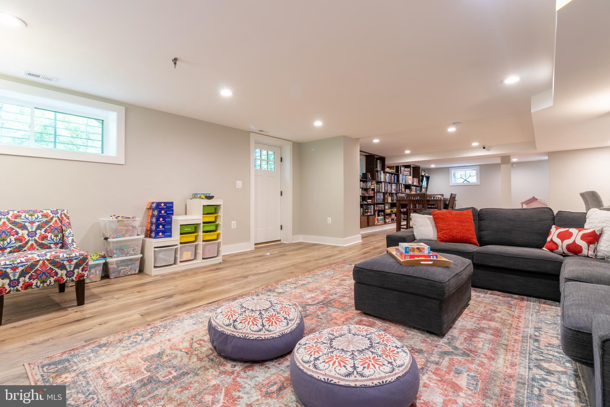 WOODLAND HILLS - Residential