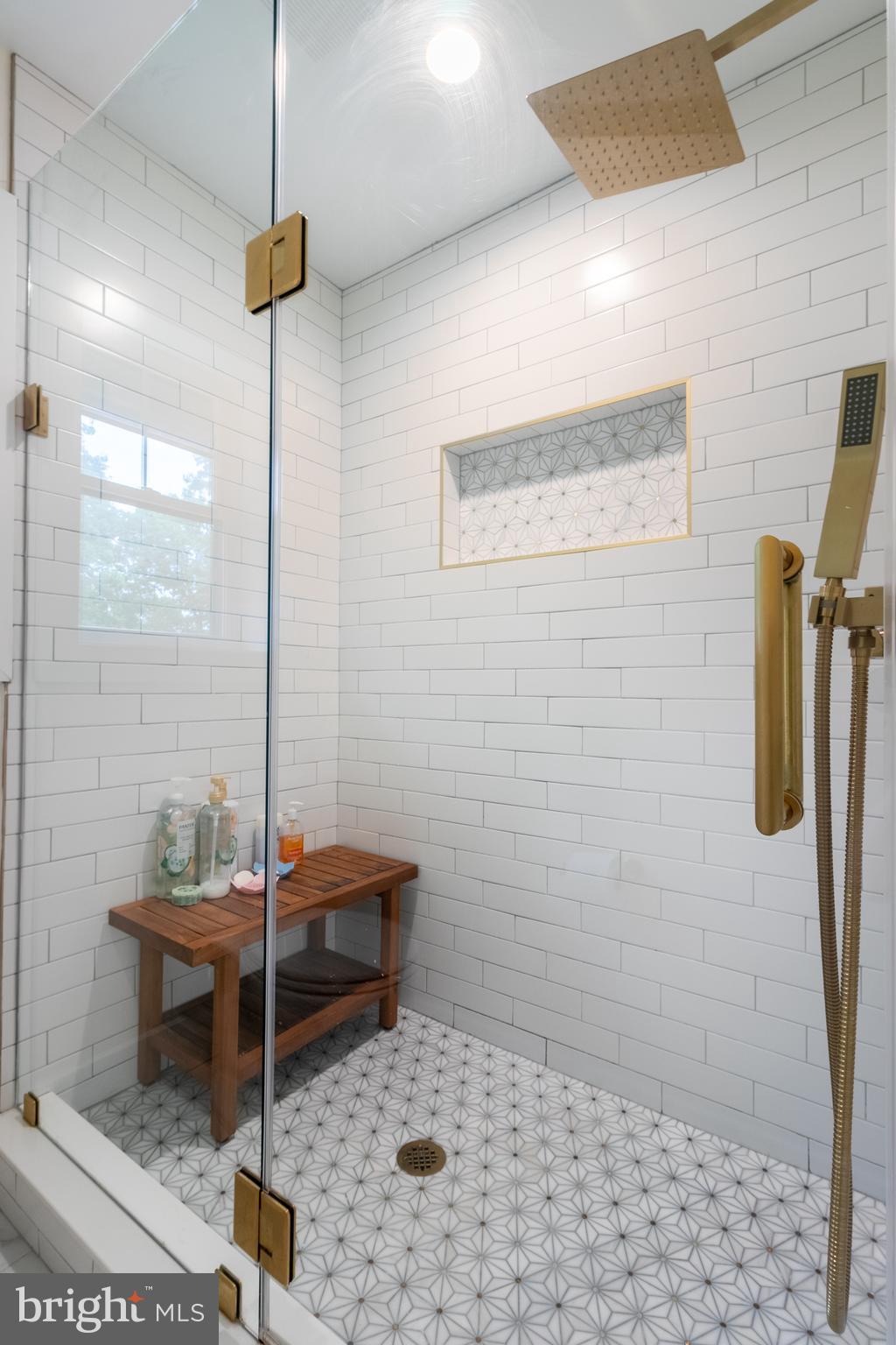 WOODLAND HILLS - Residential