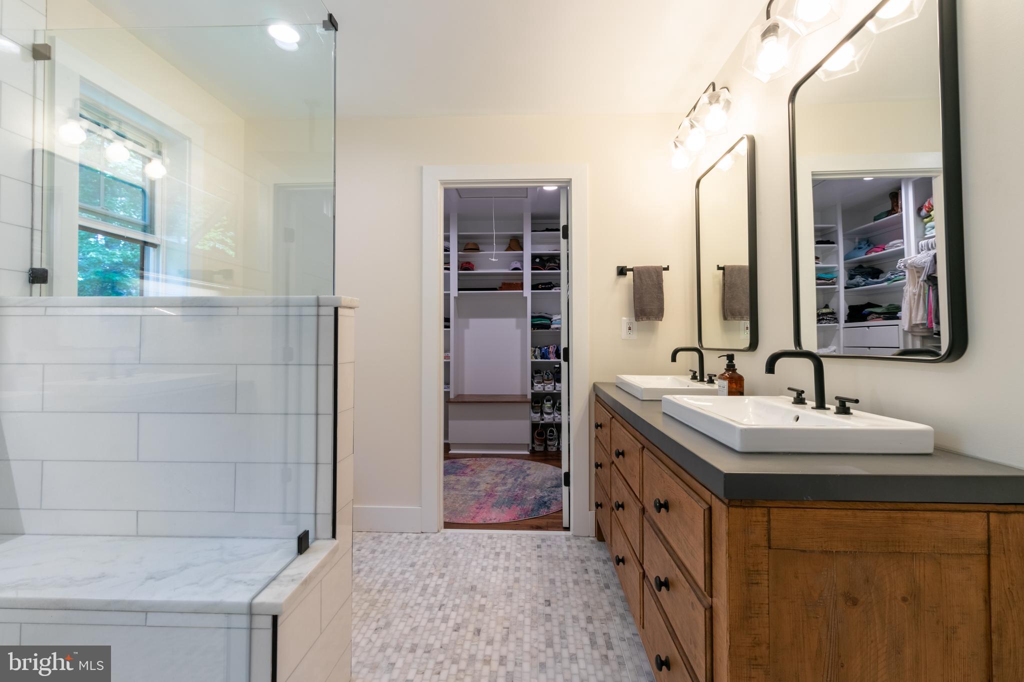 WOODLAND HILLS - Residential