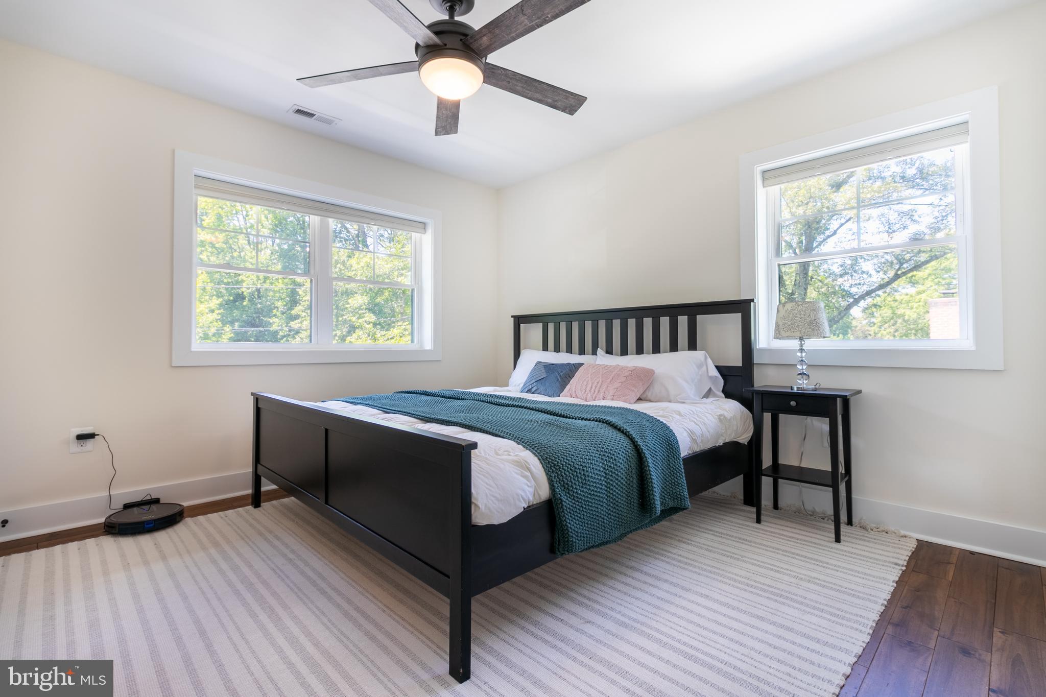 WOODLAND HILLS - Residential