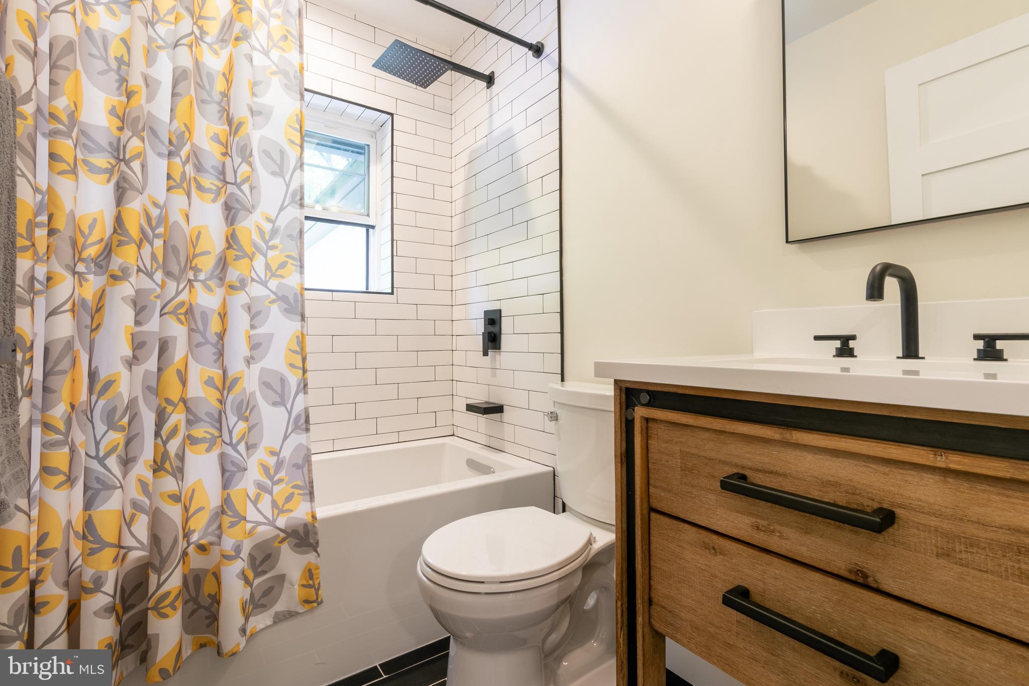 WOODLAND HILLS - Residential