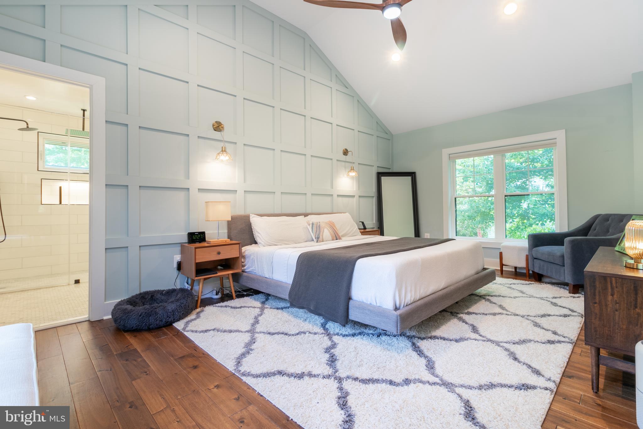 WOODLAND HILLS - Residential