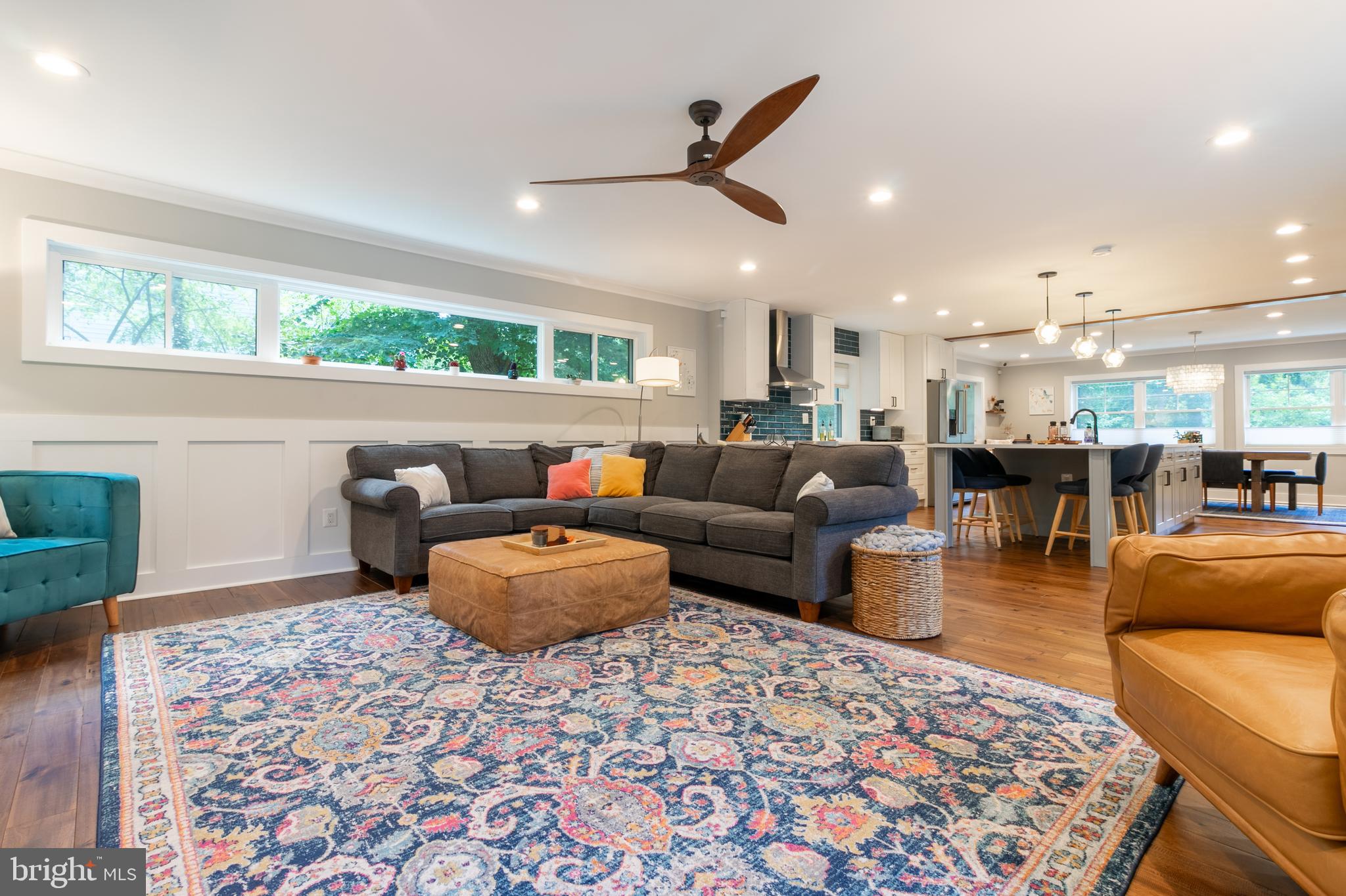 WOODLAND HILLS - Residential