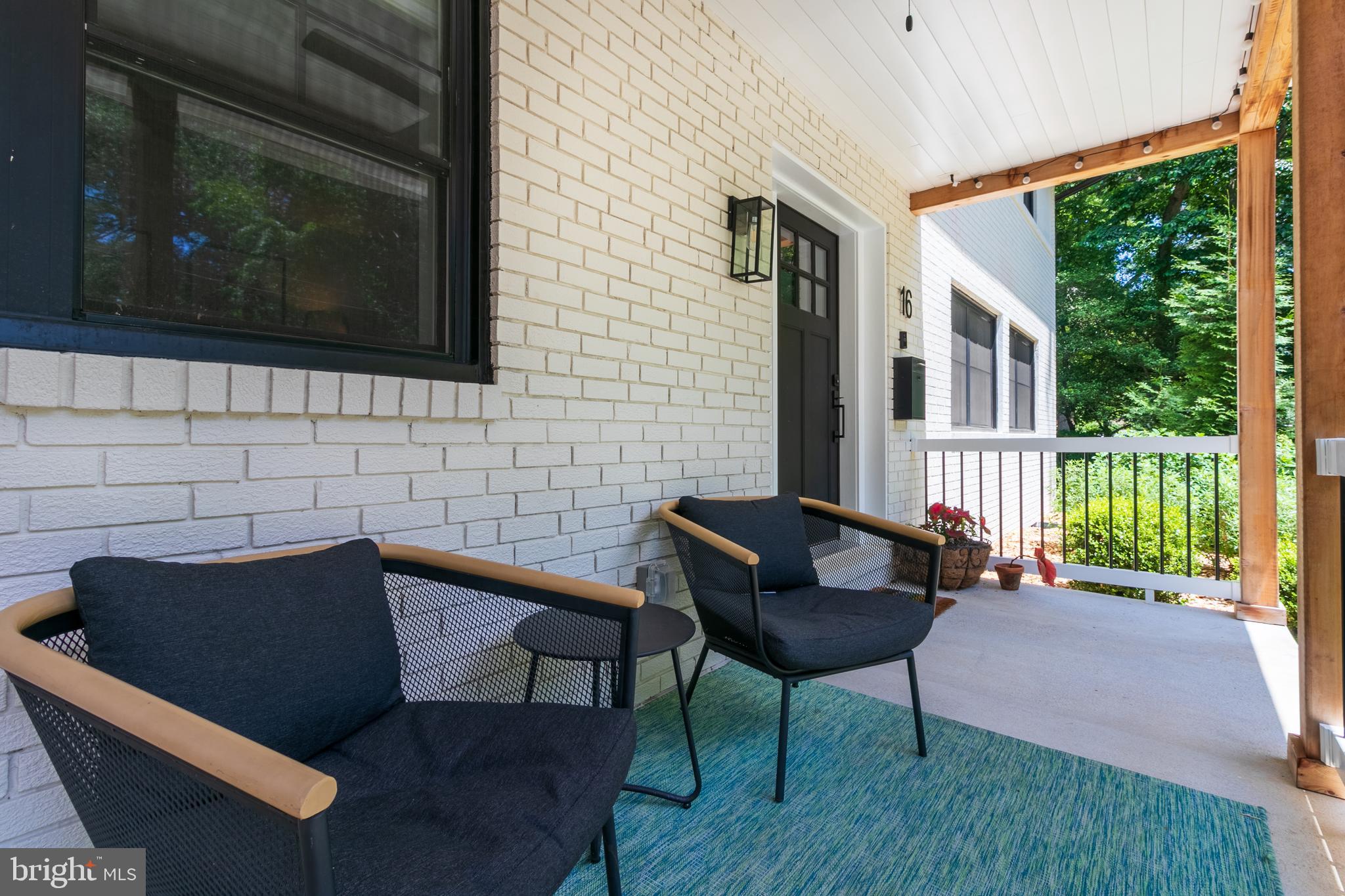 WOODLAND HILLS - Residential