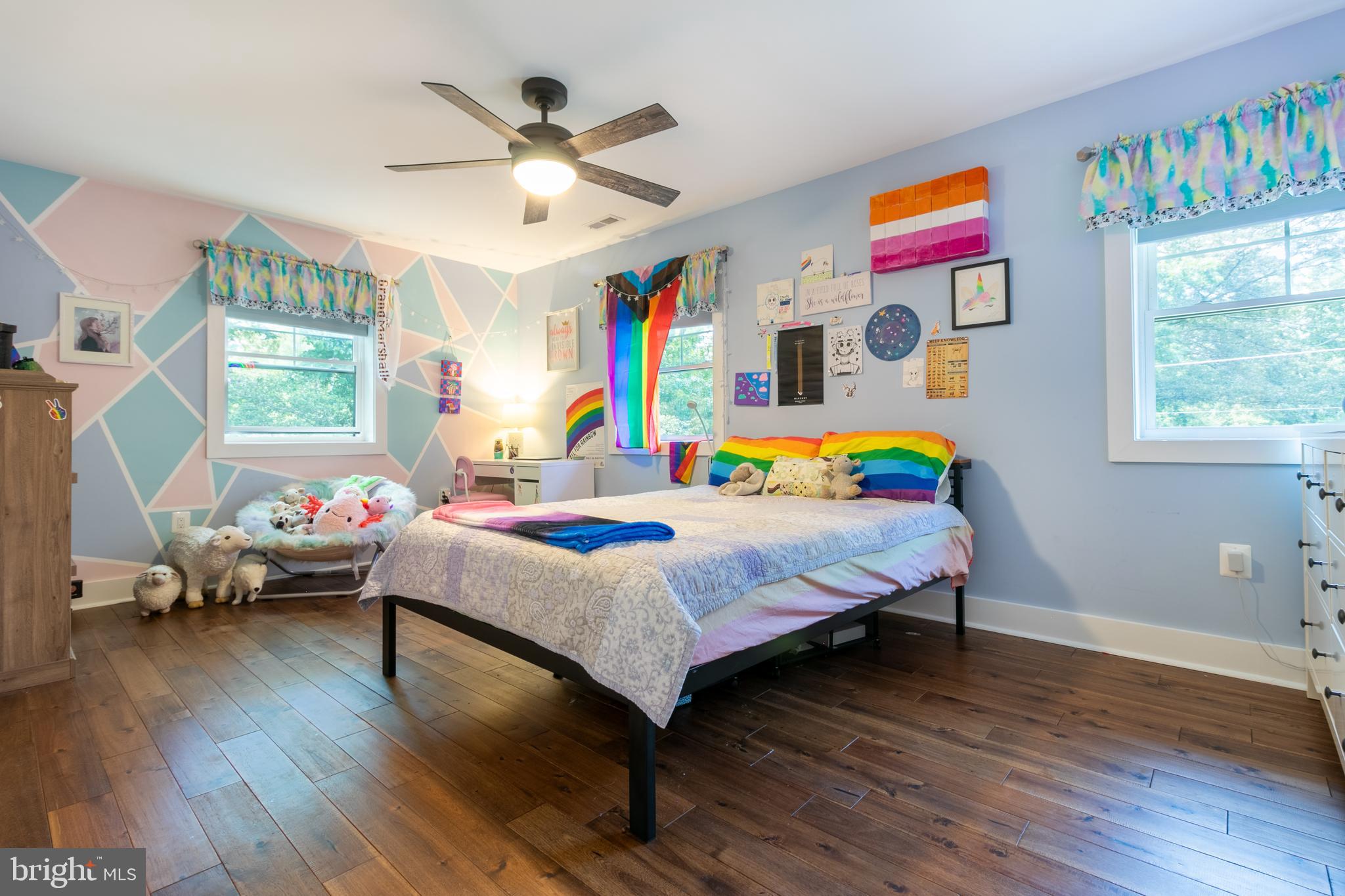 WOODLAND HILLS - Residential