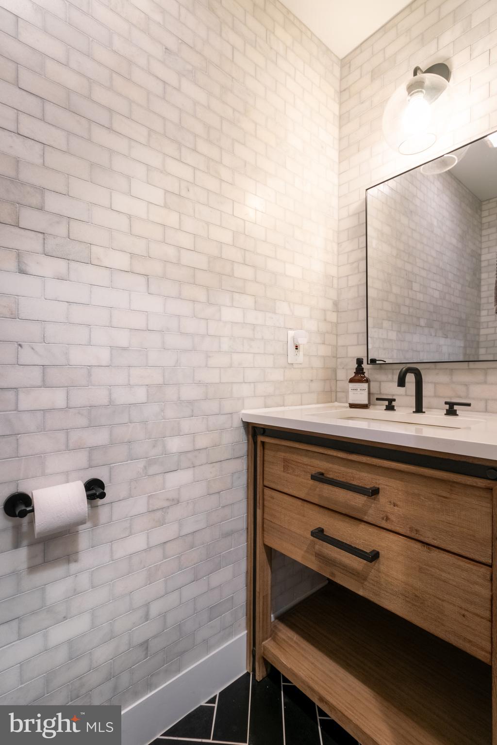 WOODLAND HILLS - Residential