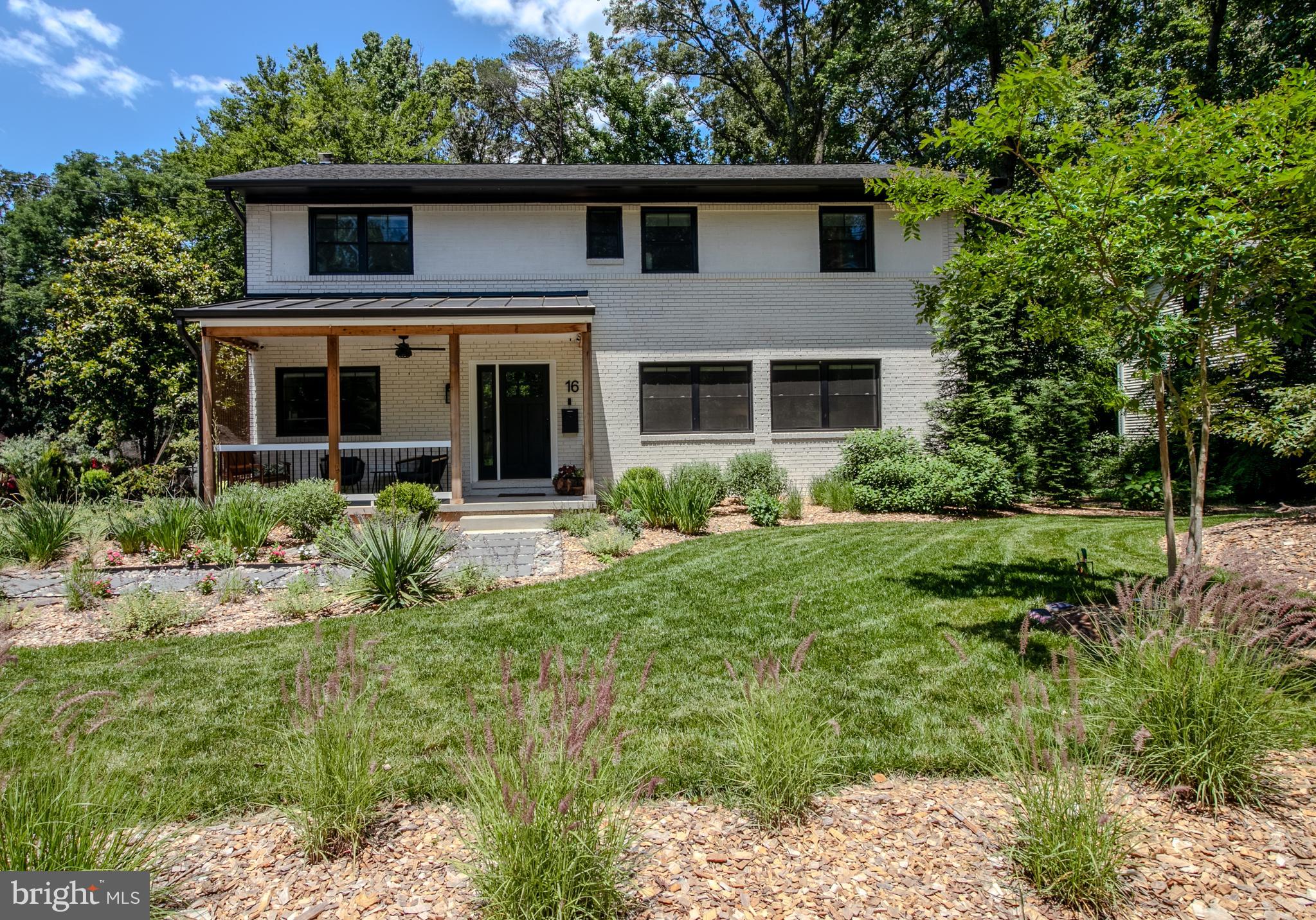 WOODLAND HILLS - Residential