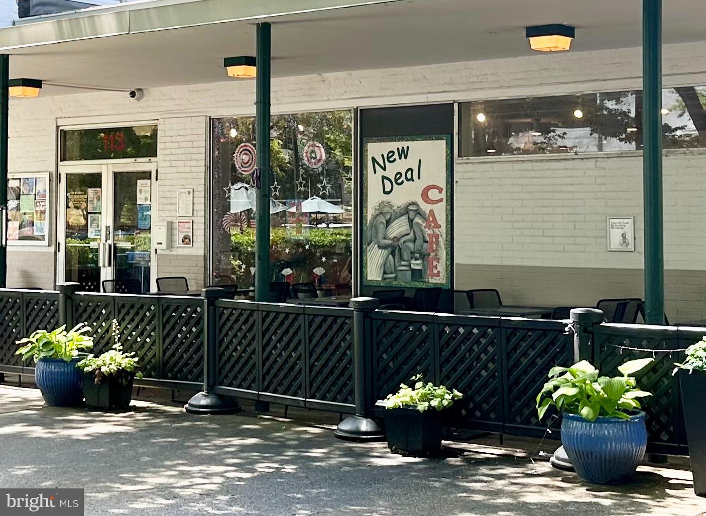 WOODLAND HILLS - Residential