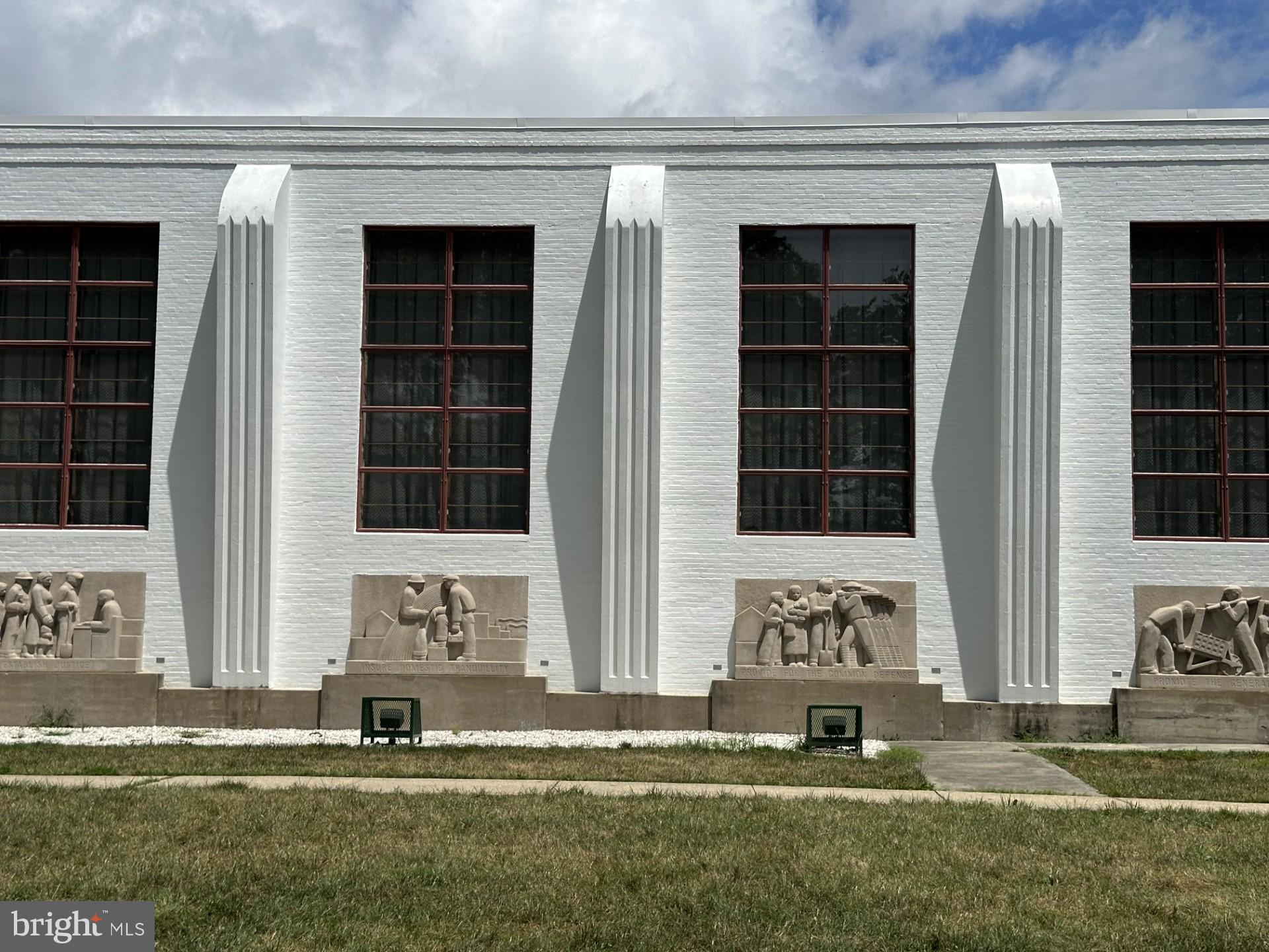 WOODLAND HILLS - Residential