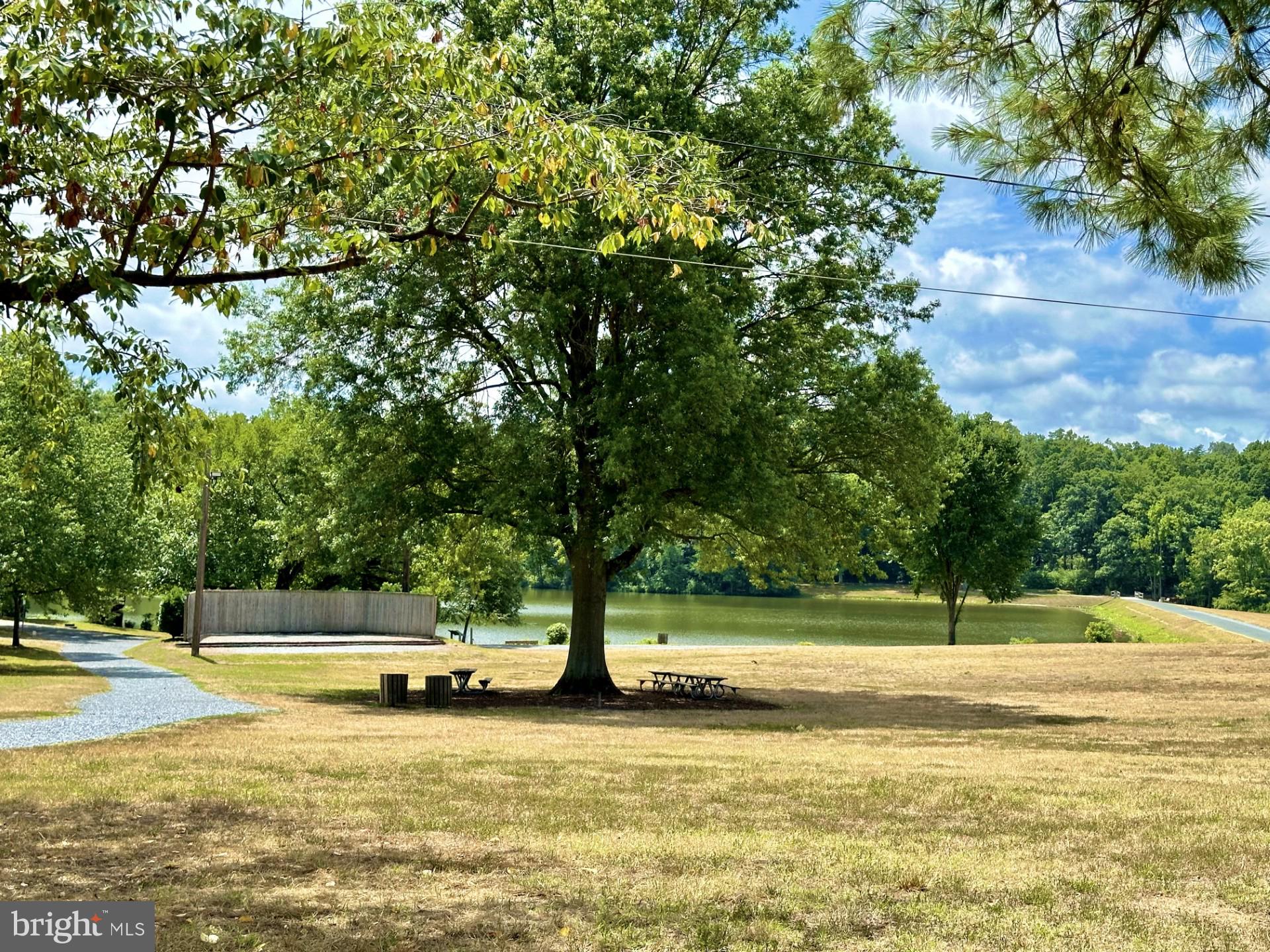 WOODLAND HILLS - Residential