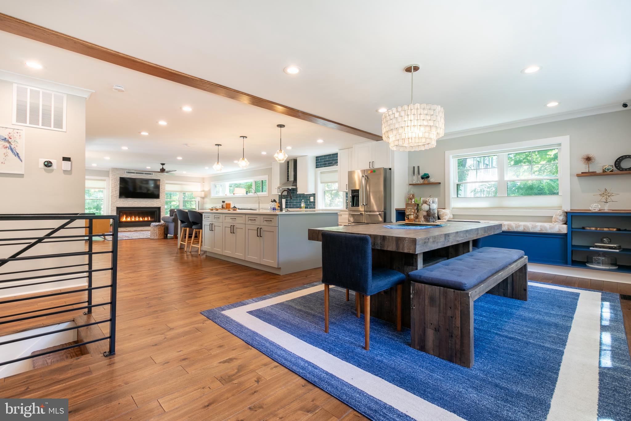 WOODLAND HILLS - Residential