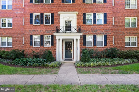 Photo of 6515 Potomac Avenue #B1, ALEXANDRIA, VA 22307 (MLS # VAFX2342008)