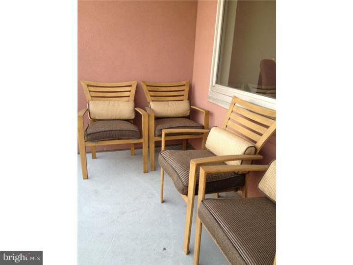 AVENUE OF THE ARTS - Residential