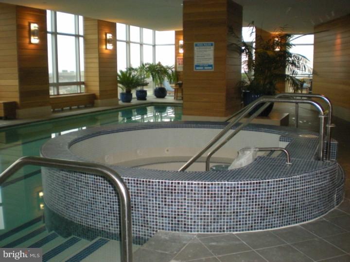 AVENUE OF THE ARTS - Residential